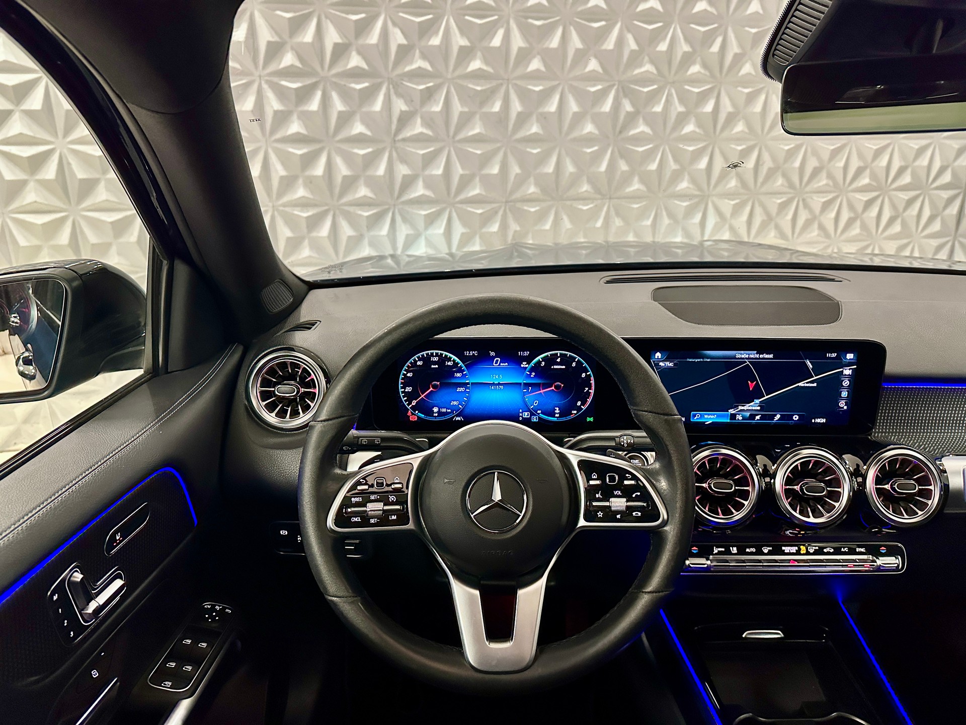 MERCEDES-BENZ GLB 250 4Matic Progressive **7-PLÄTZER** 8G-Tronic-image-27