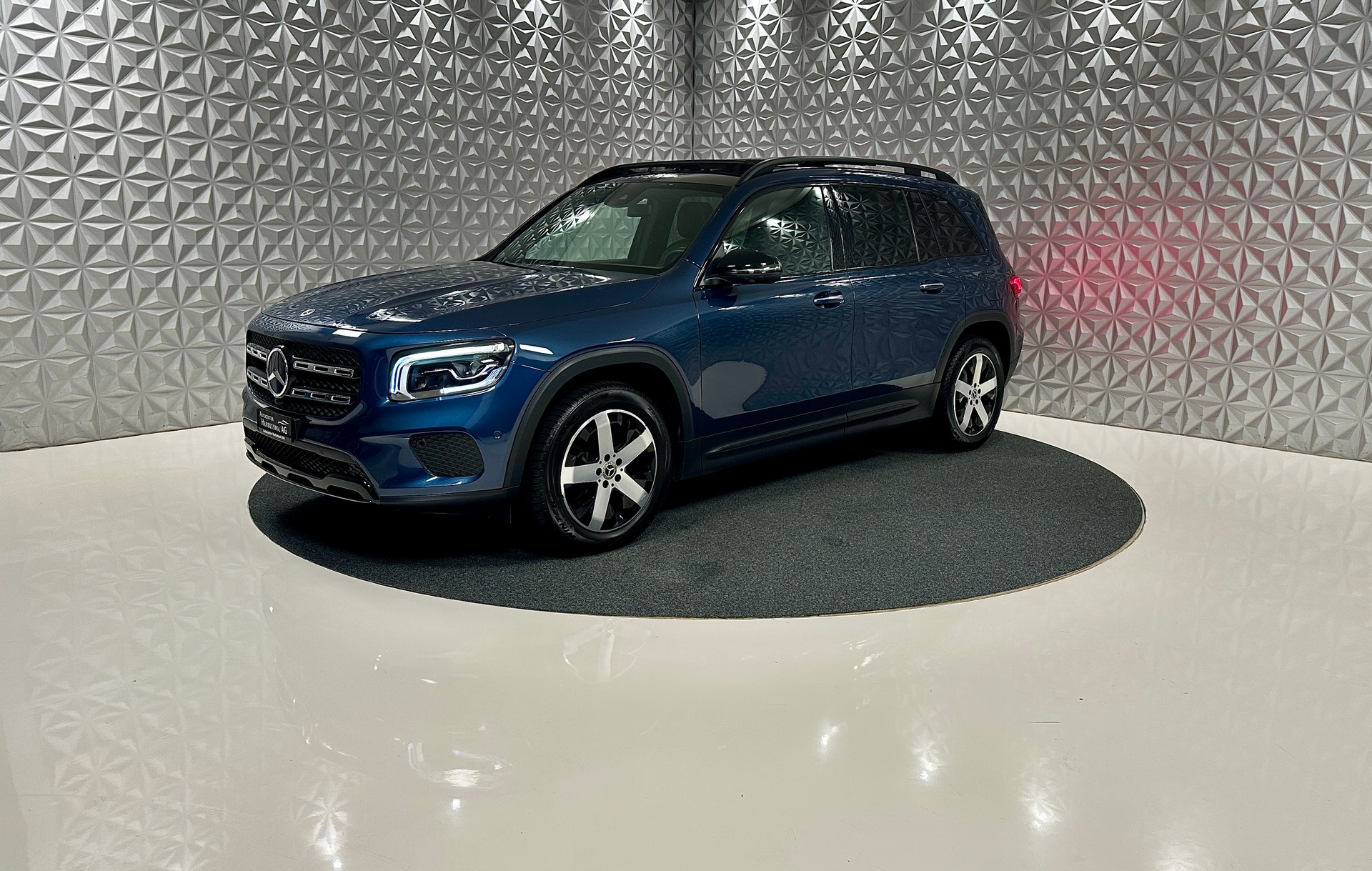 MERCEDES-BENZ GLB 250 4Matic Progressive **7-PLÄTZER** 8G-Tronic-image-0