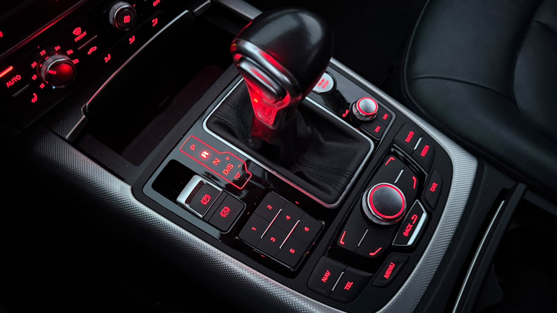 AUDI A6 Avant 2.0 TDI multitronic-image-14