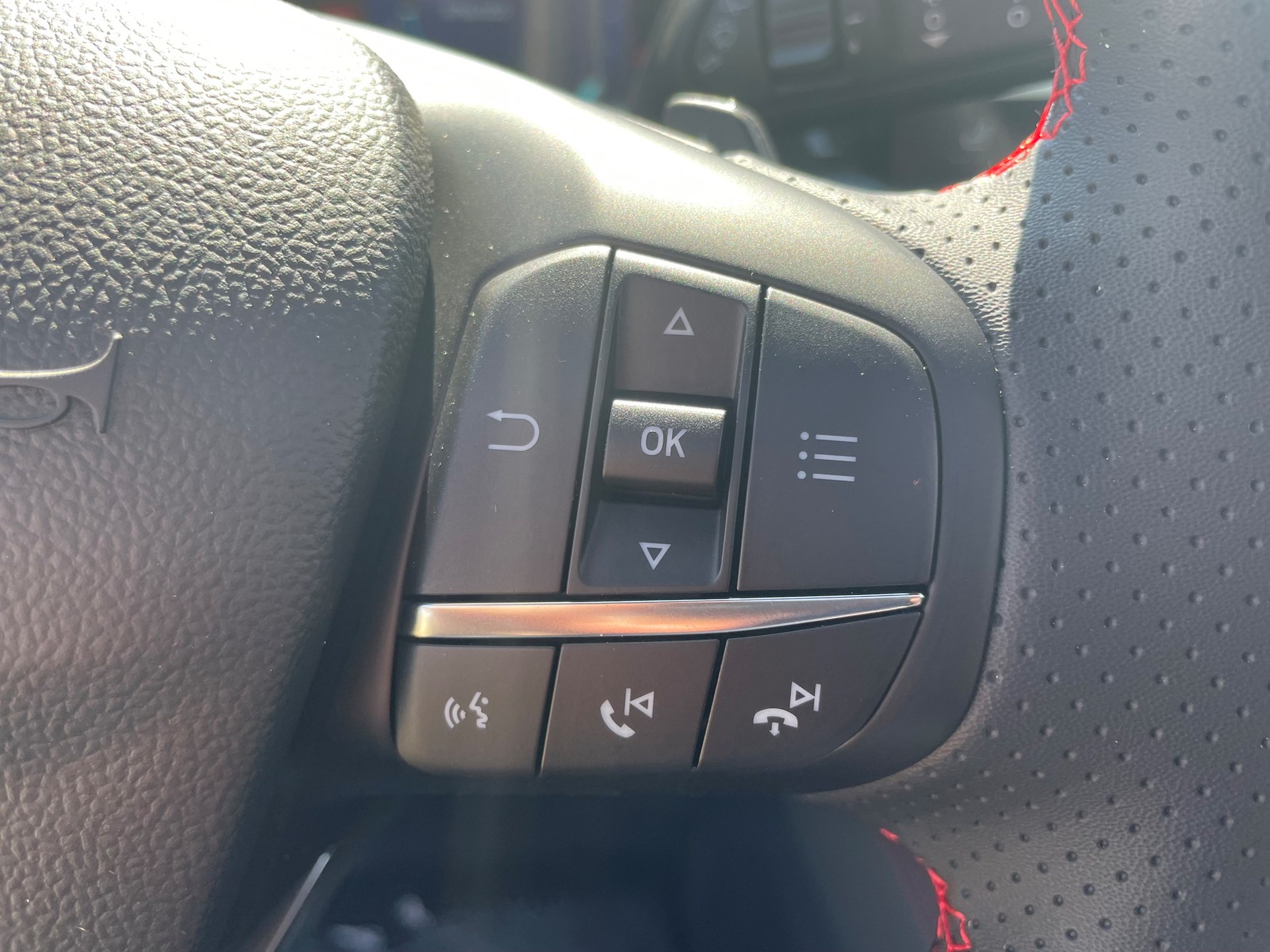 FORD Focus1.0 MHEV ST-Line X A-image-18