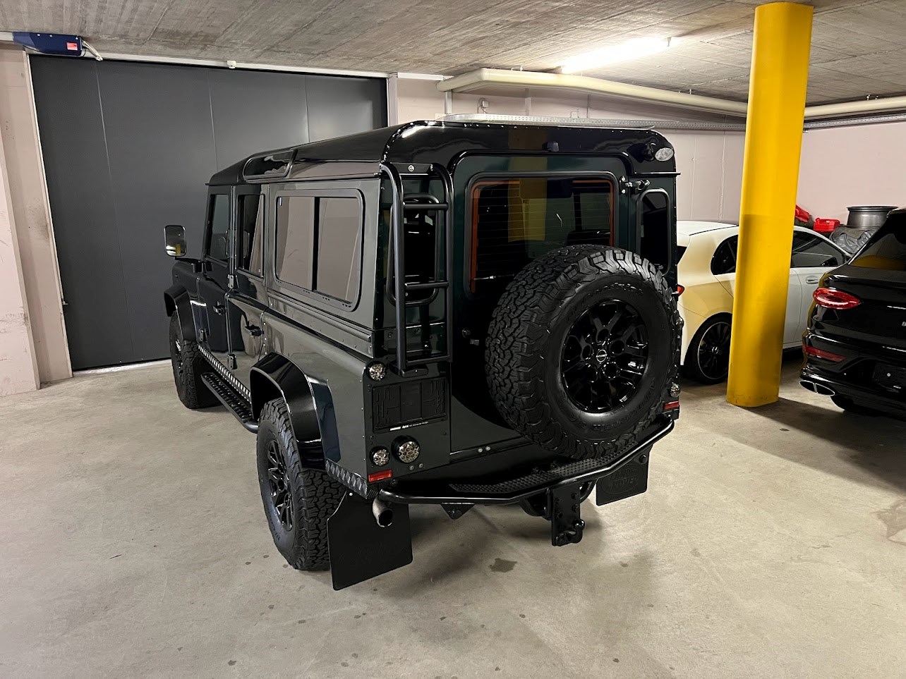 LAND ROVER Defender 110 SW 2.4Tdc-image-8