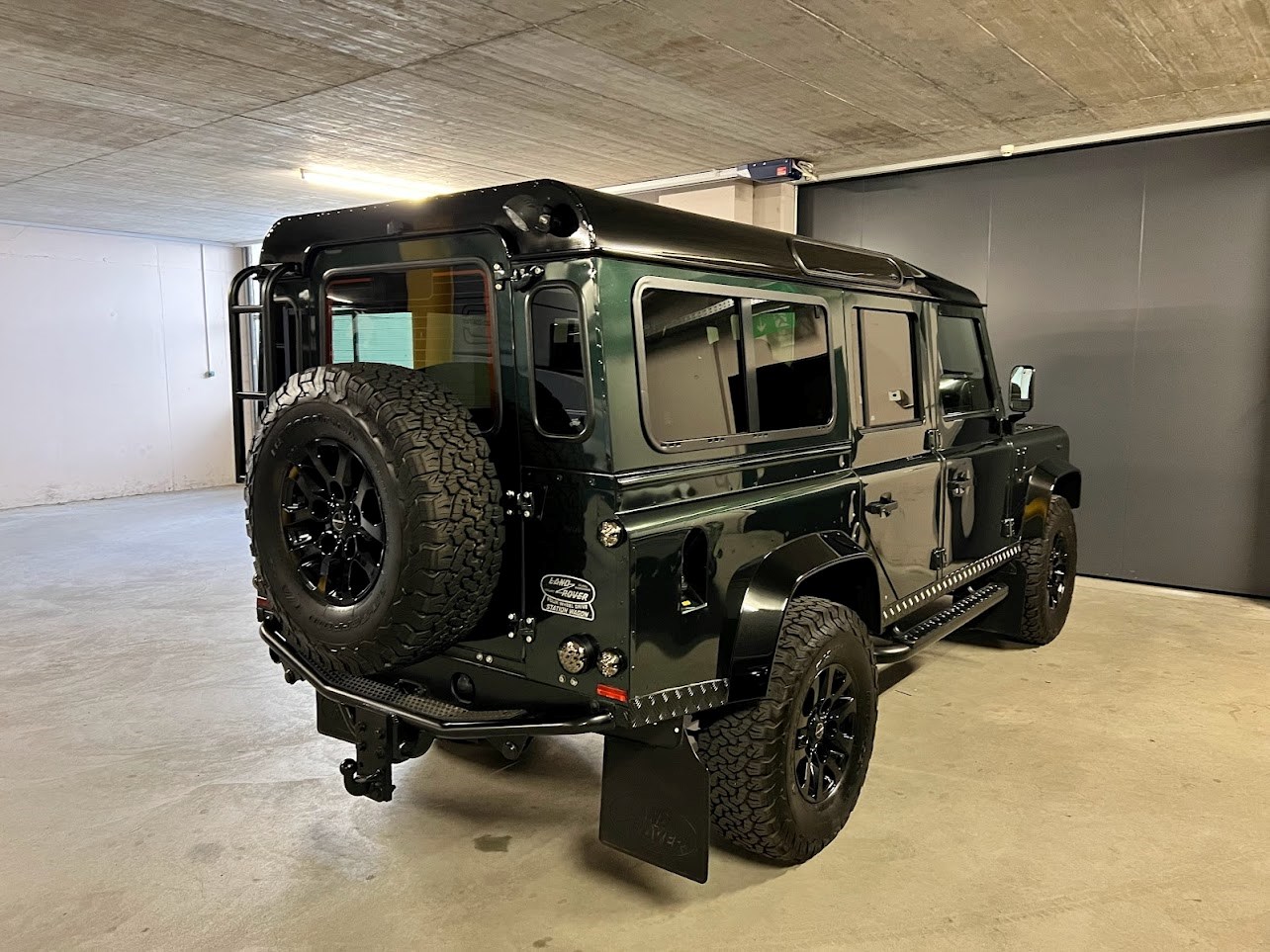LAND ROVER Defender 110 SW 2.4Tdc-image-9