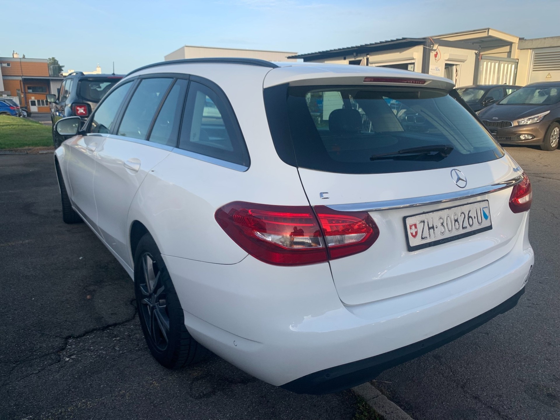 MERCEDES-BENZ C 200 Exclusive 4Matic 7G-Tronic-image-6