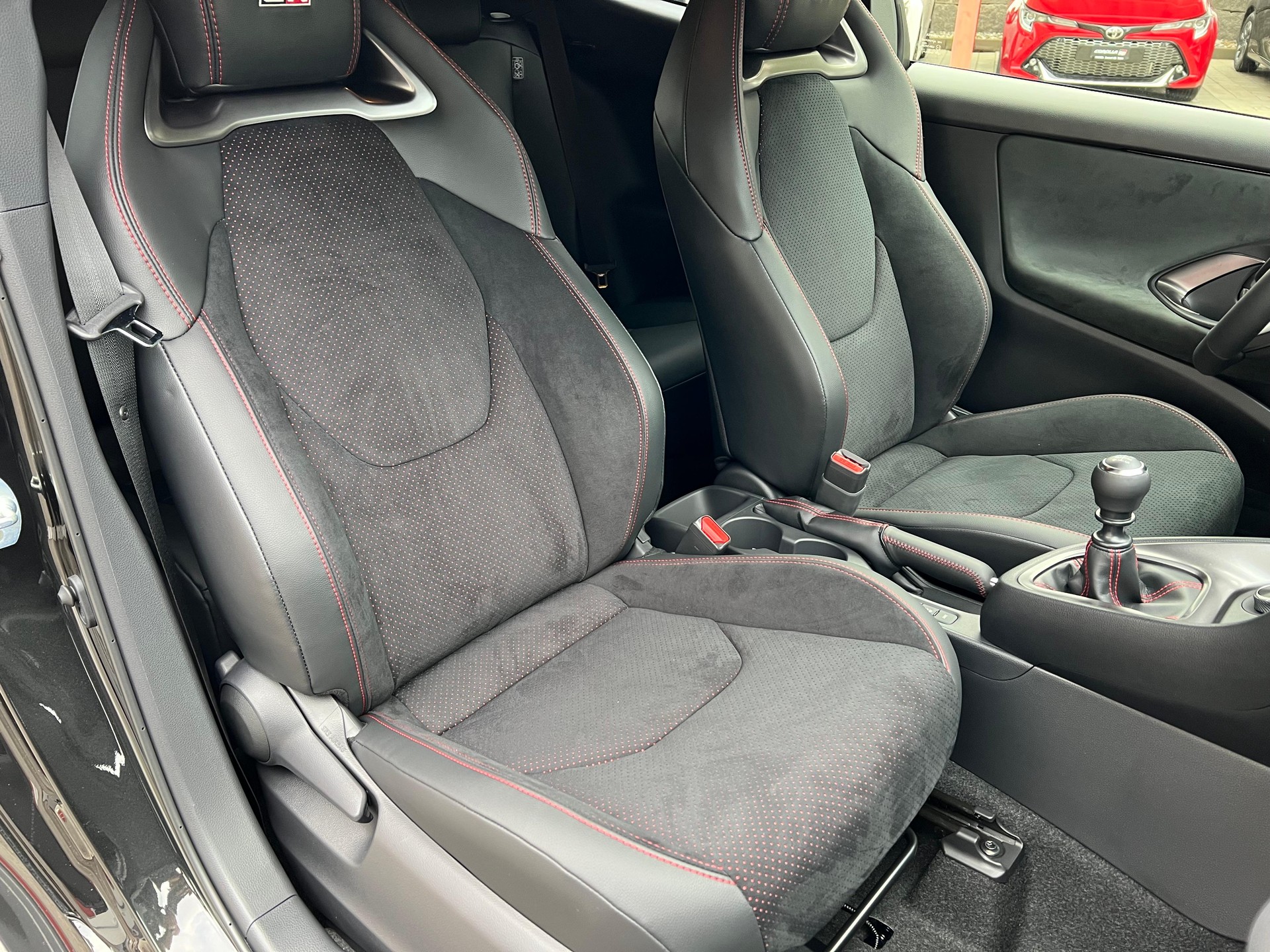 TOYOTA GR Yaris 1.6 Turbo Sport 4x4-image-12