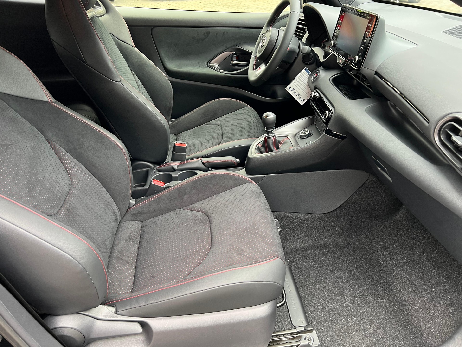 TOYOTA GR Yaris 1.6 Turbo Sport 4x4-image-10