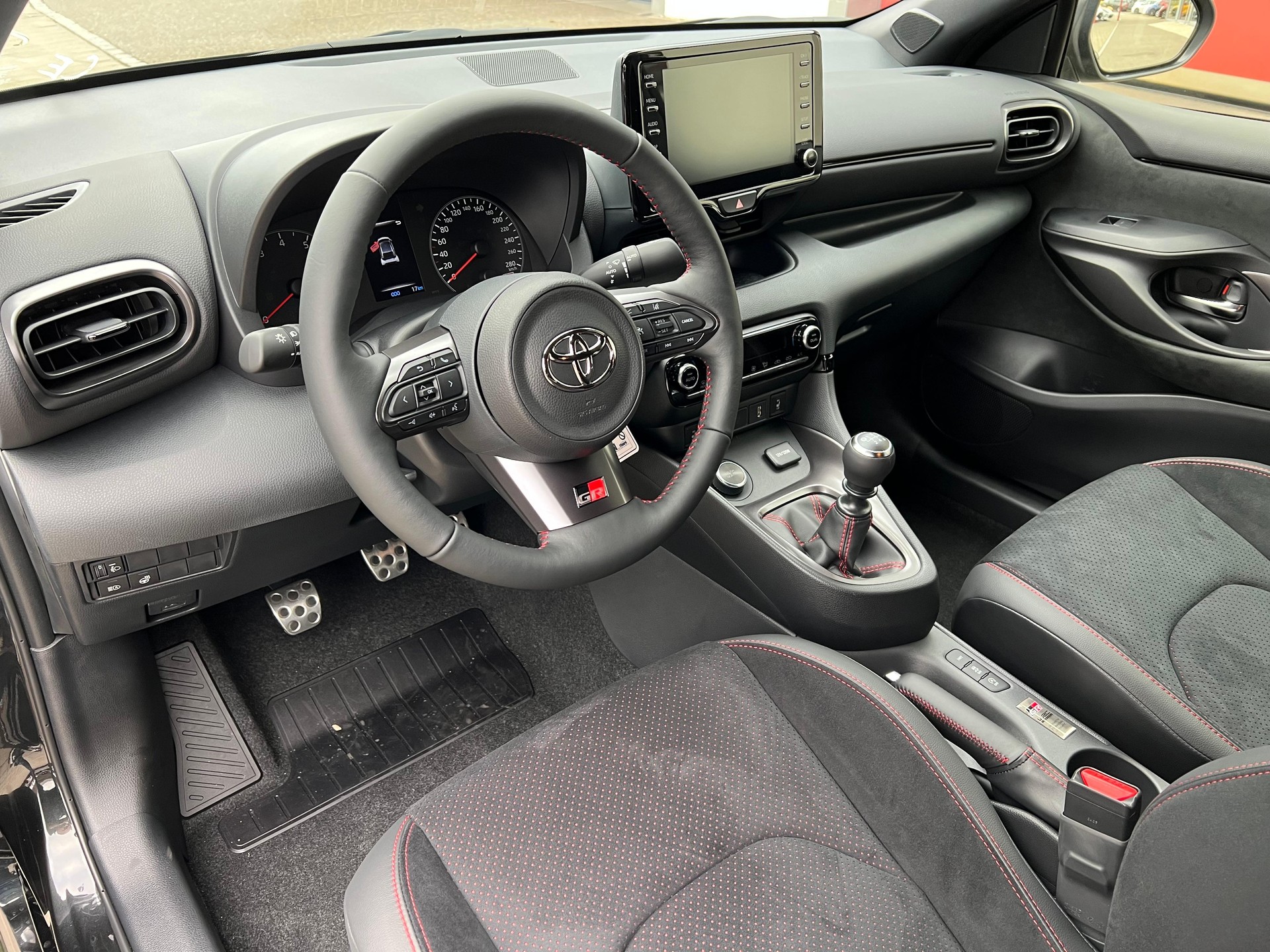 TOYOTA GR Yaris 1.6 Turbo Sport 4x4-image-7
