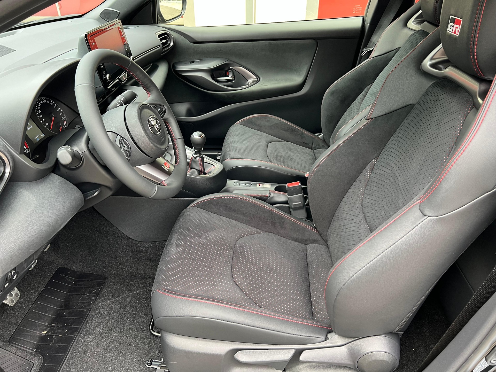 TOYOTA GR Yaris 1.6 Turbo Sport 4x4-image-8