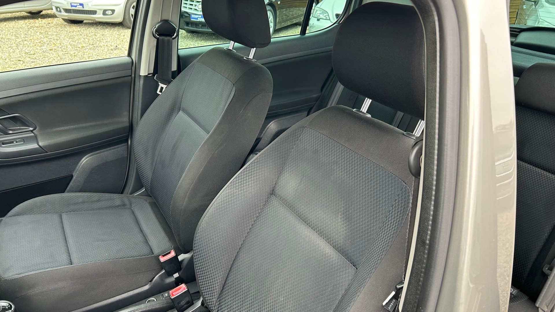 SKODA Fabia 1.2 TSI Elegance-image-8
