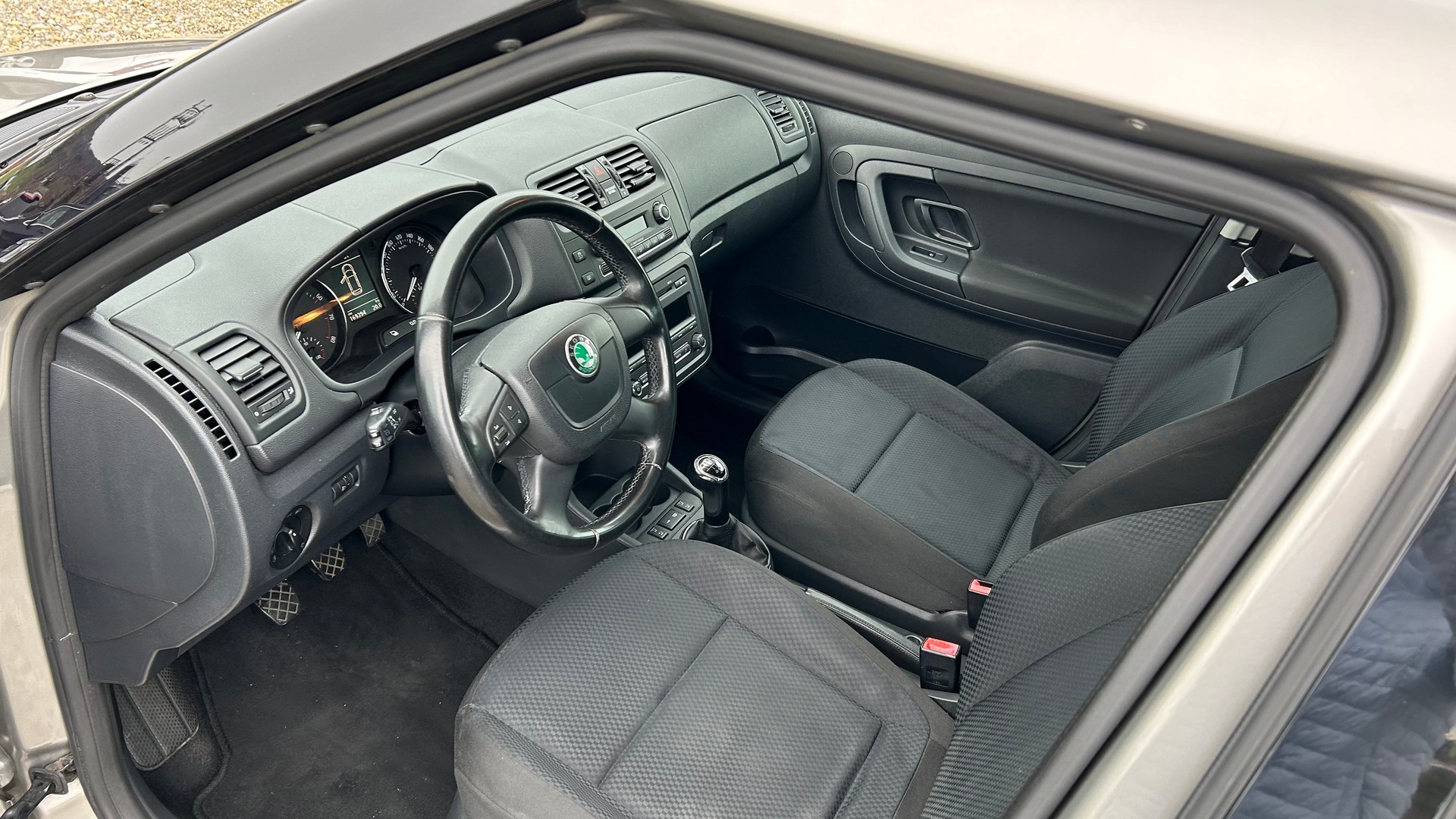 SKODA Fabia 1.2 TSI Elegance-image-1