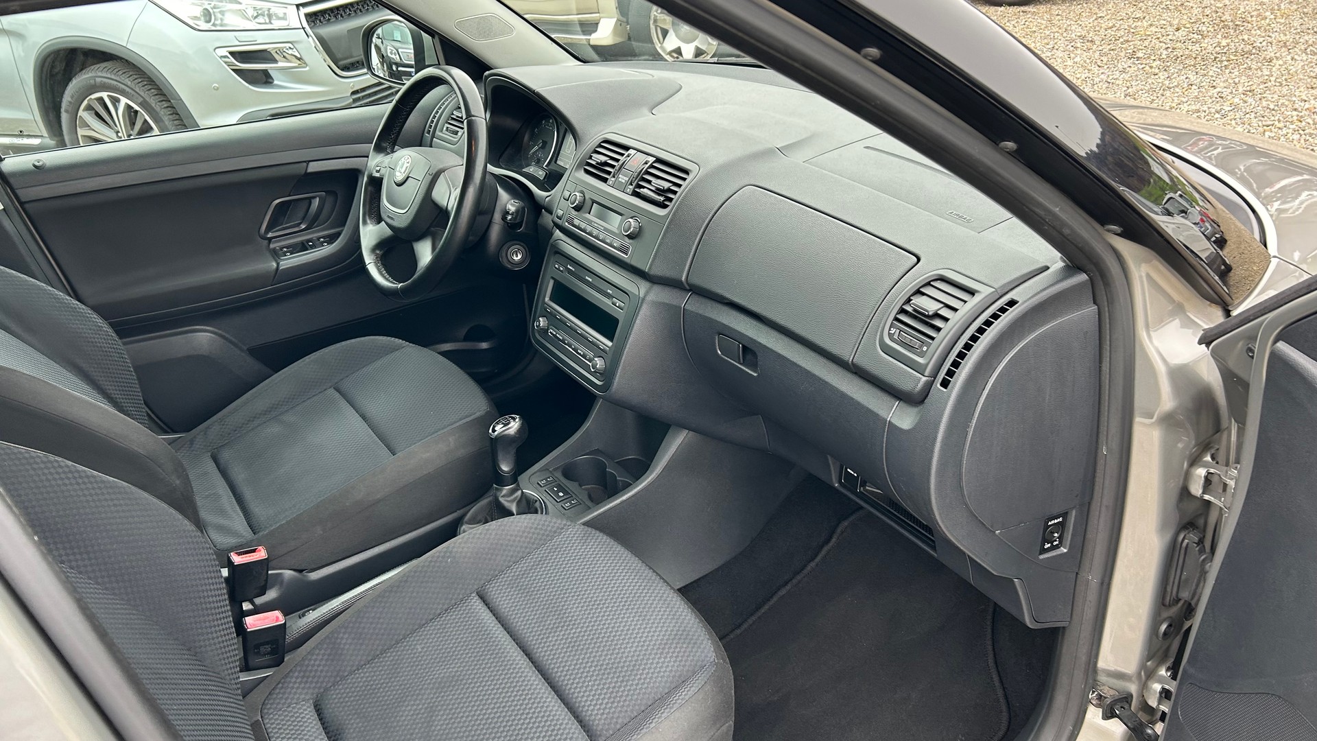 SKODA Fabia 1.2 TSI Elegance-image-10