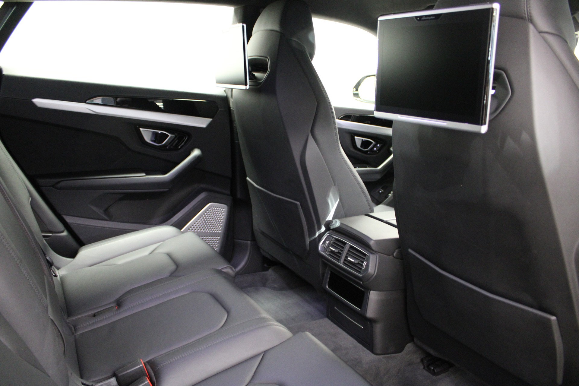 LAMBORGHINI Urus E-Gear-image-8