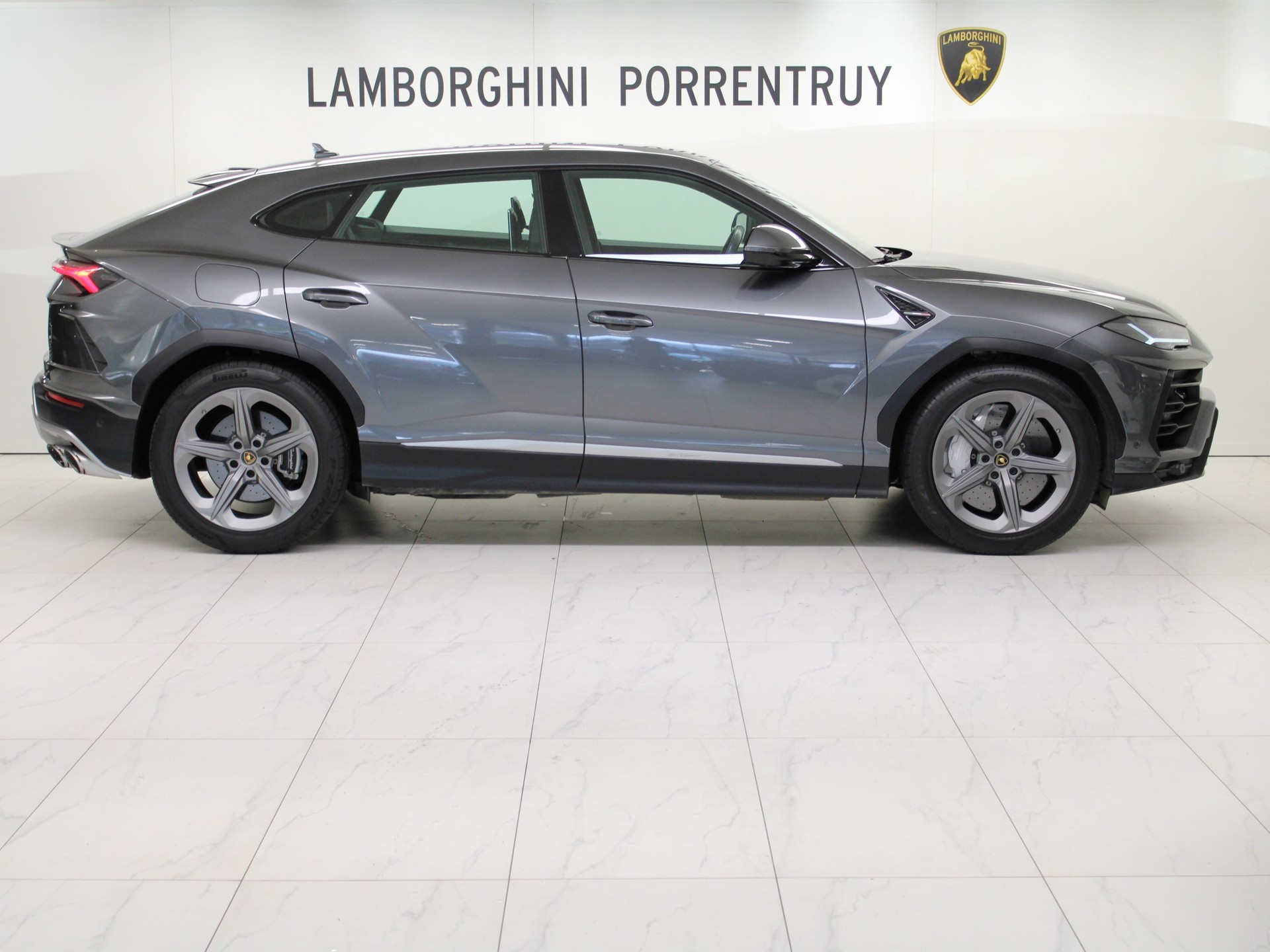 LAMBORGHINI Urus E-Gear-image-1