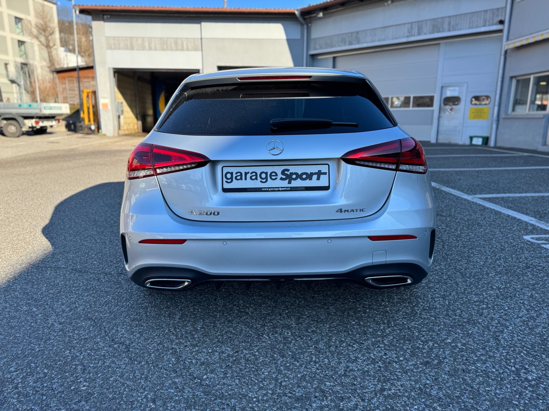 MERCEDES-BENZ A 200 4Matic AMG Line 8G-DCT-image-5