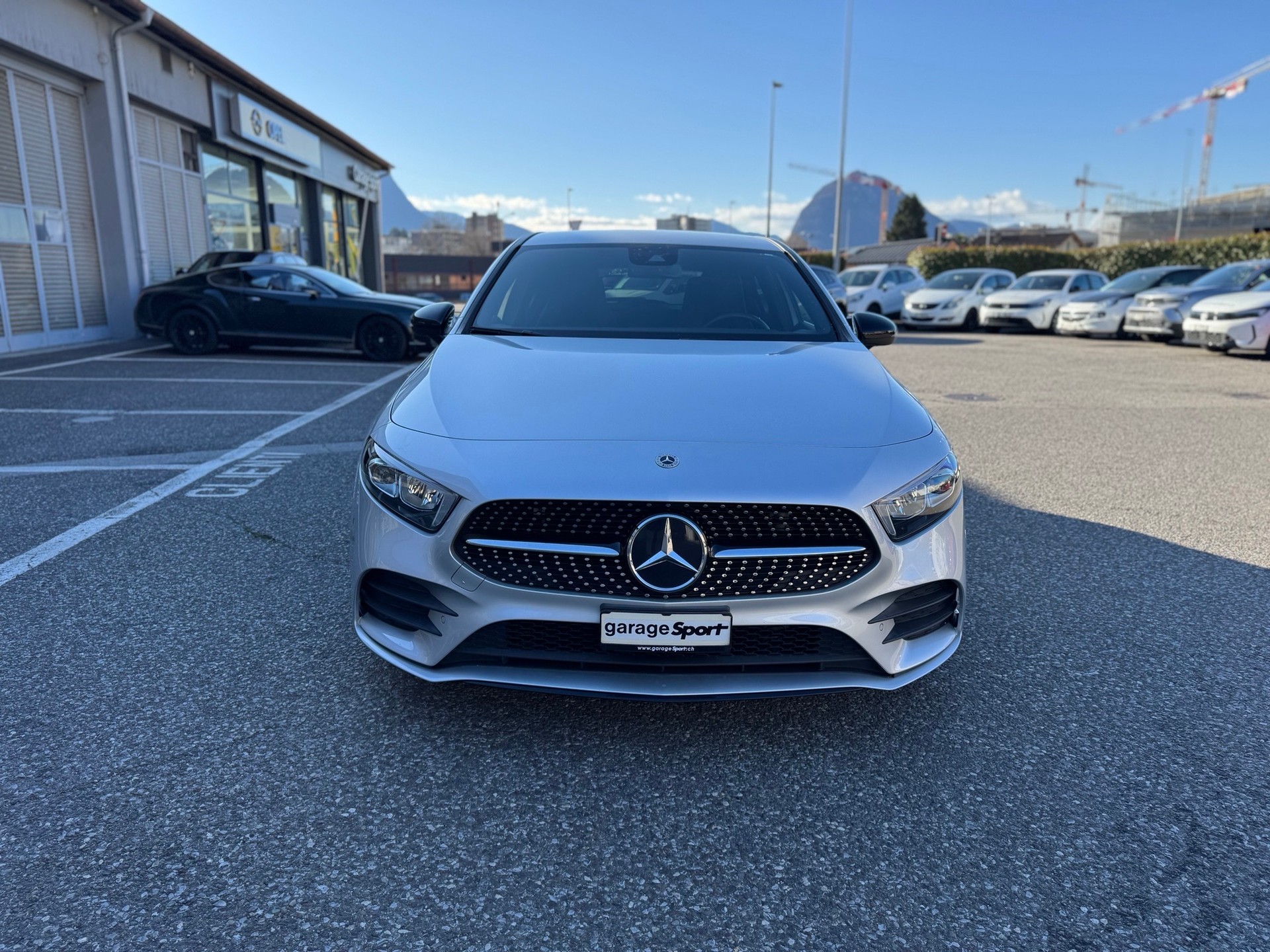 MERCEDES-BENZ A 200 4Matic AMG Line 8G-DCT-image-1