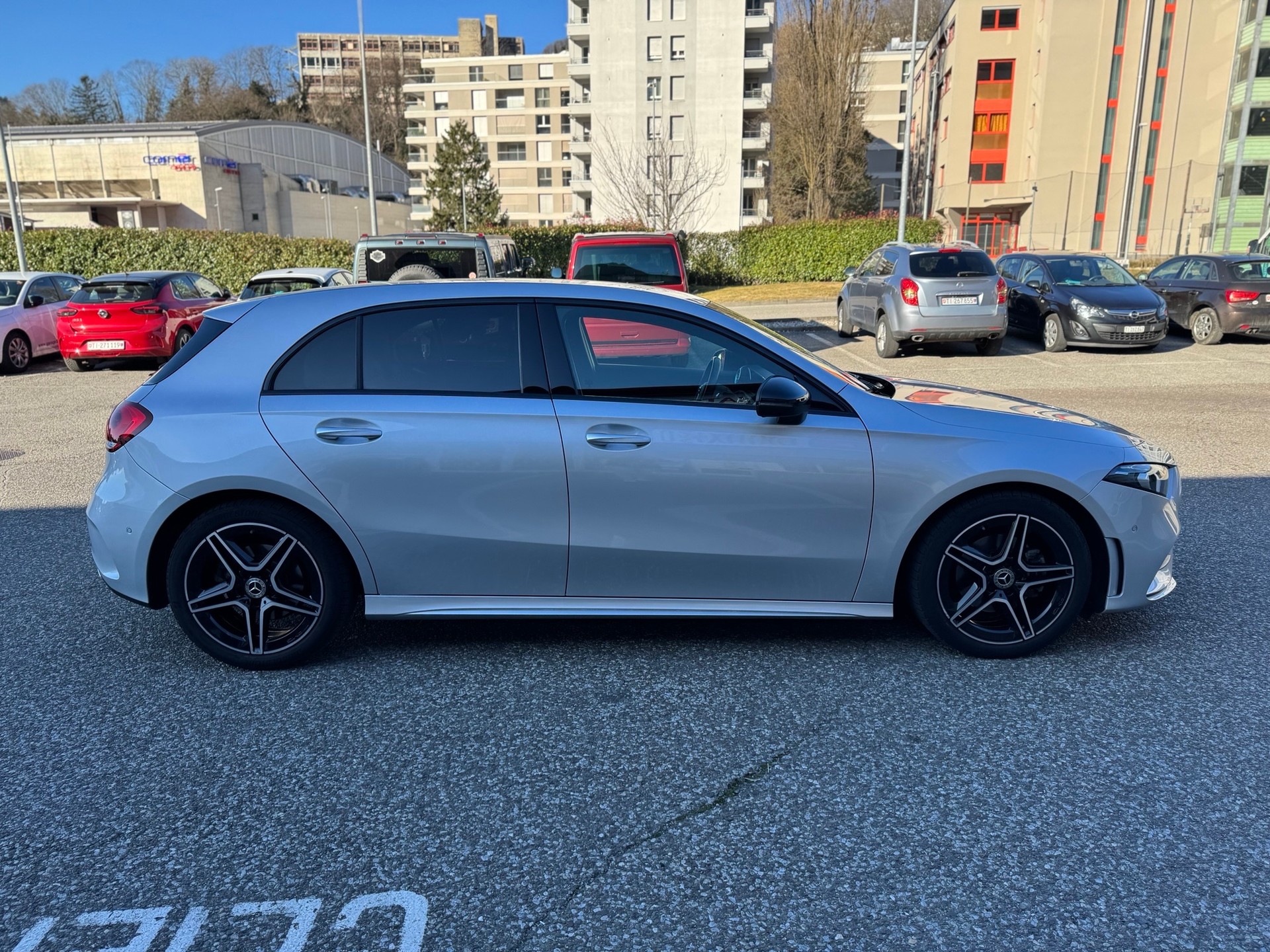 MERCEDES-BENZ A 200 4Matic AMG Line 8G-DCT-image-7