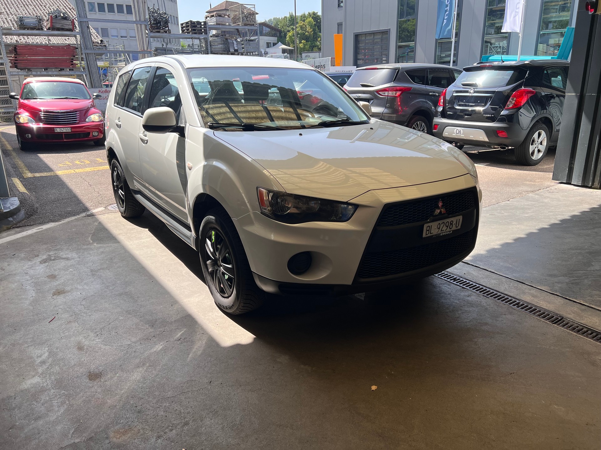 MITSUBISHI Outlander 2.0 Inform 2WD-image-2