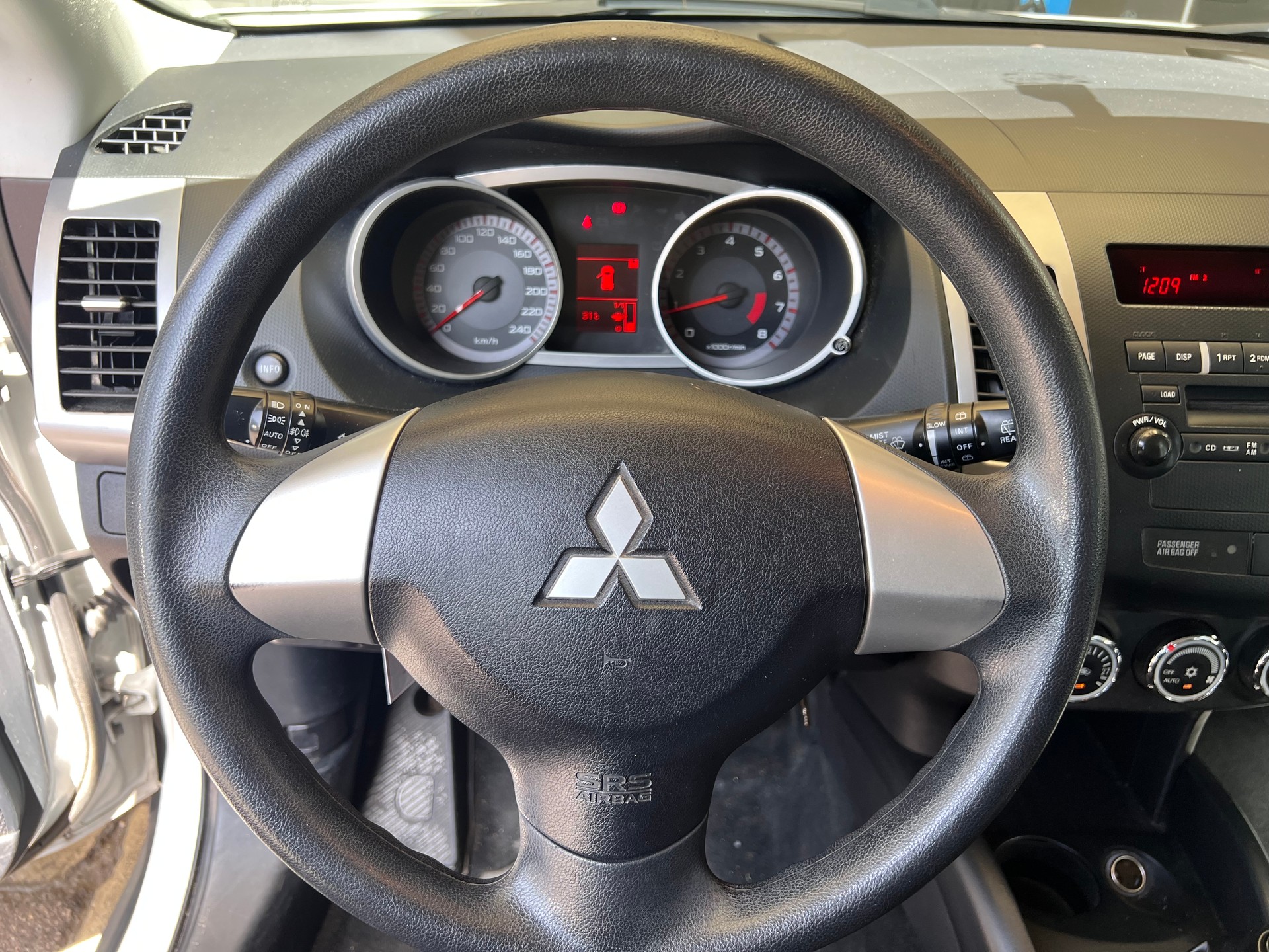 MITSUBISHI Outlander 2.0 Inform 2WD-image-6