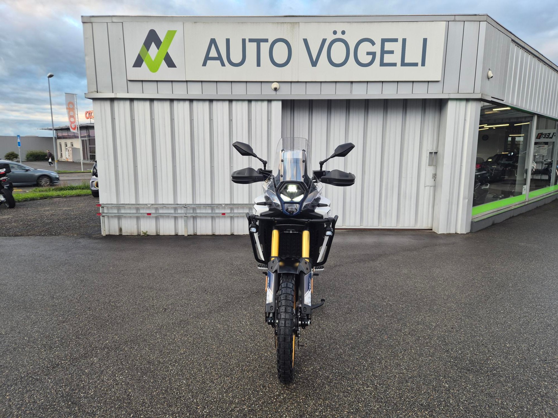 VOGE Rally-showroom-element-1