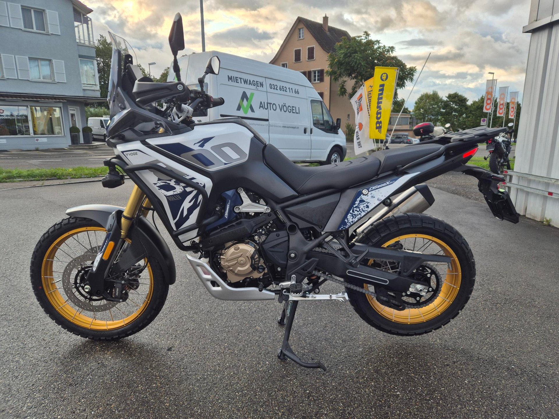 VOGE Rally-showroom-element-2