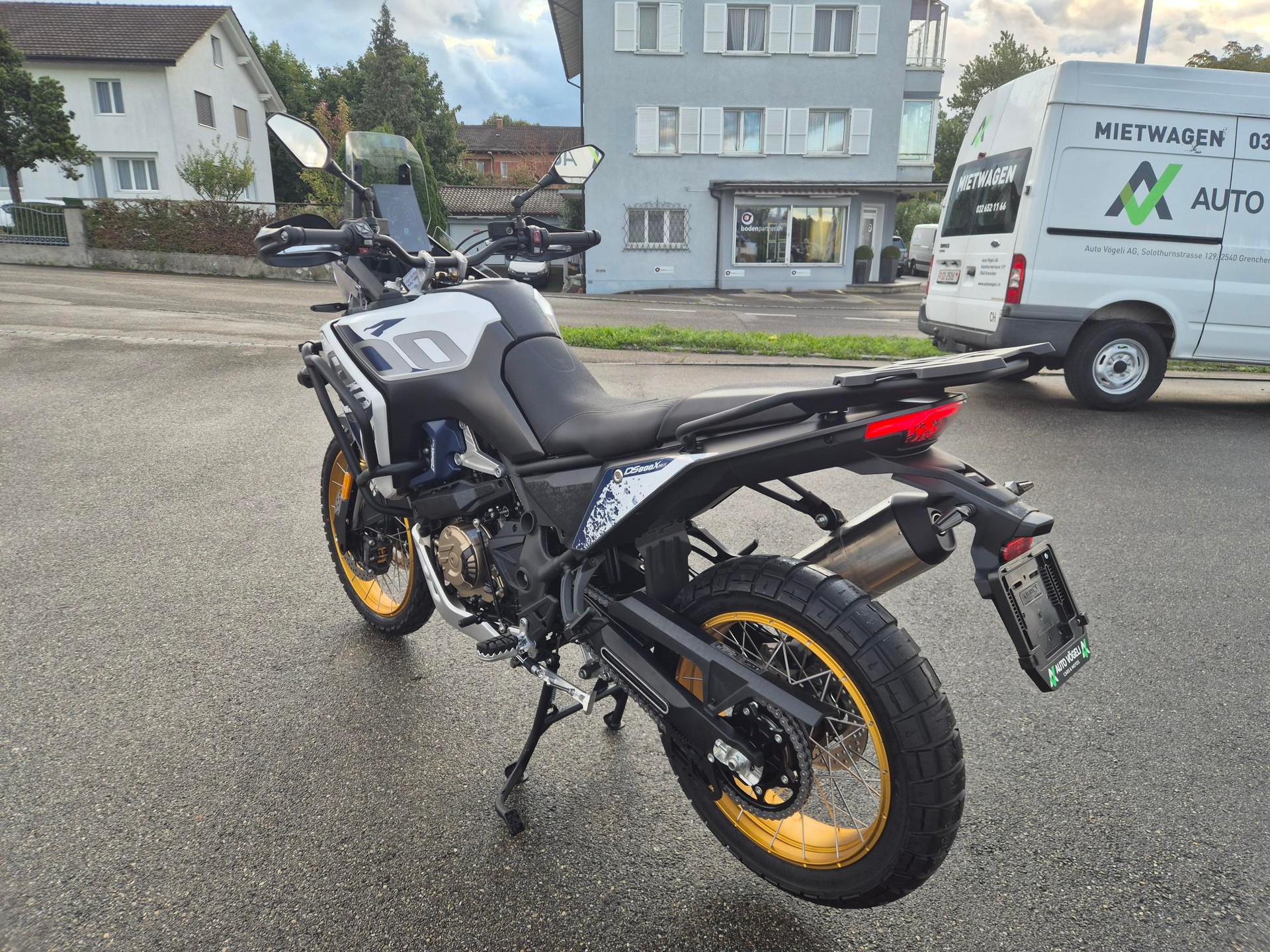 VOGE Rally-showroom-element-3