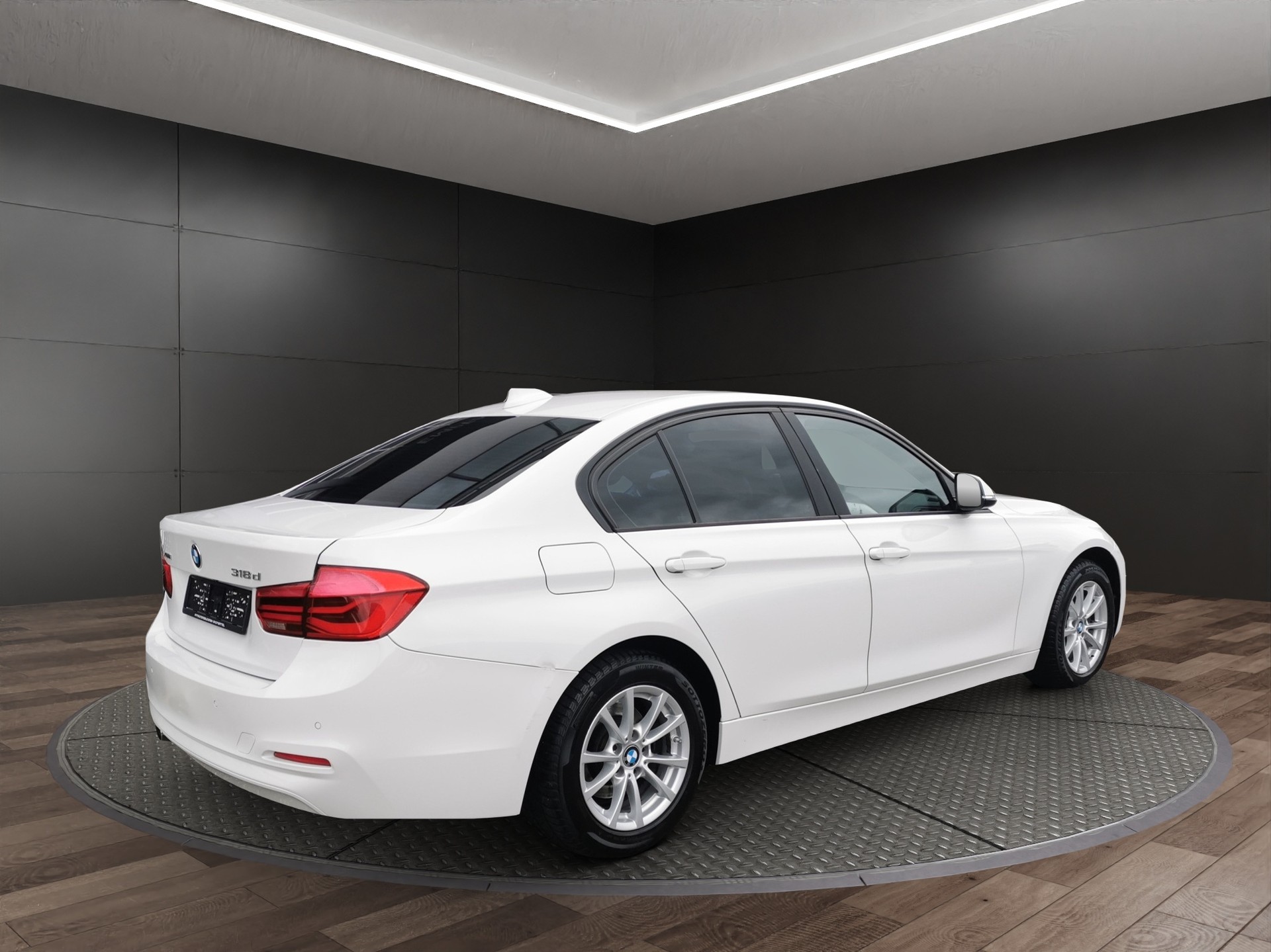 BMW 318d xDrive-image-4