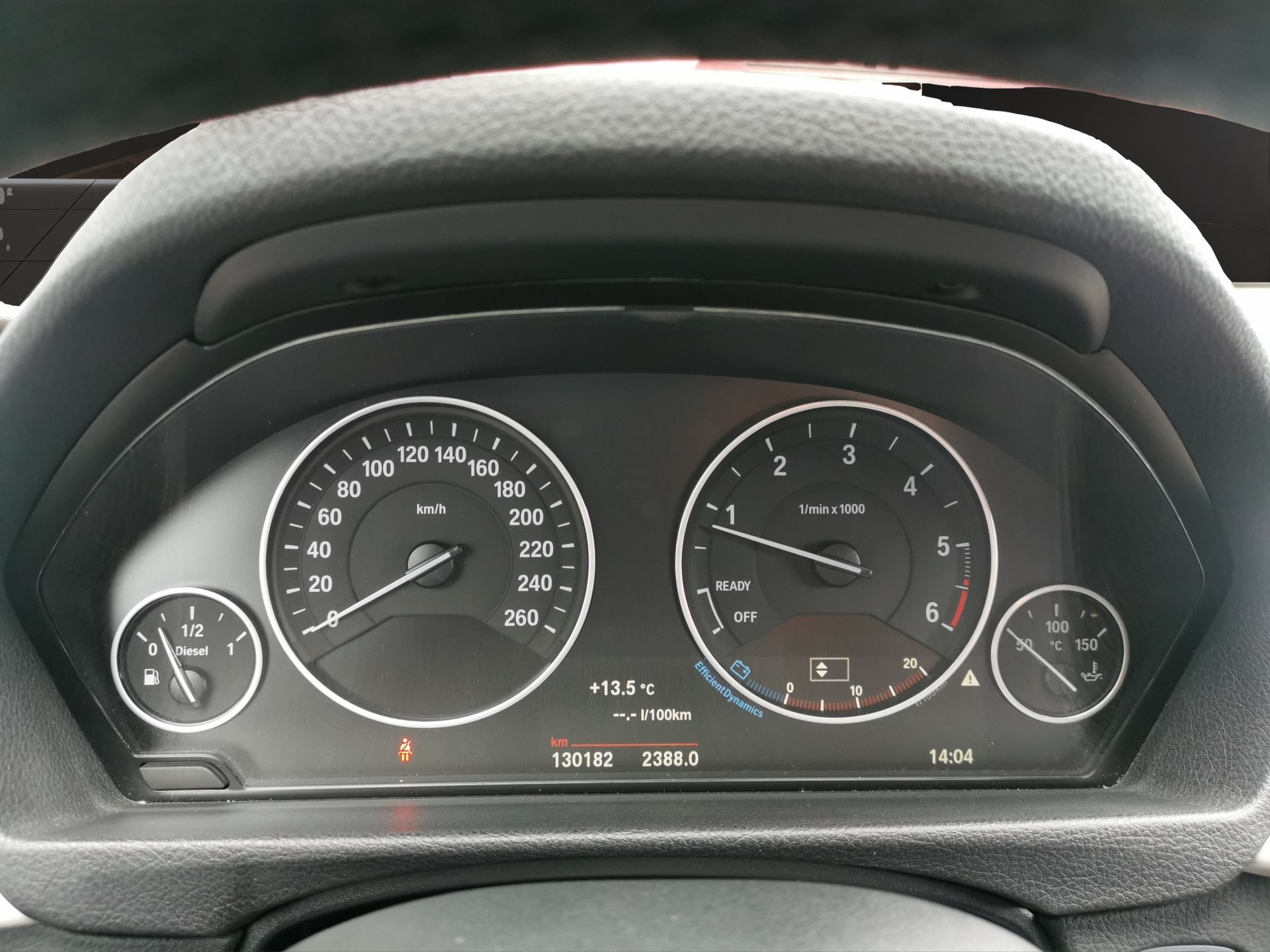 BMW 318d xDrive-image-14