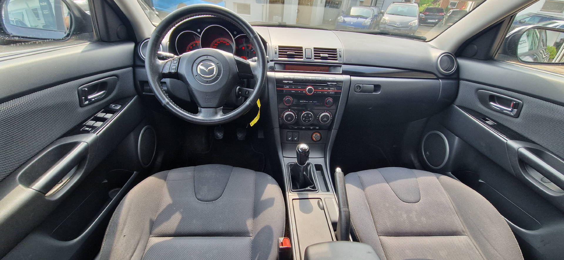 MAZDA 3 Hatchback 2.0 16V Sport-image-4