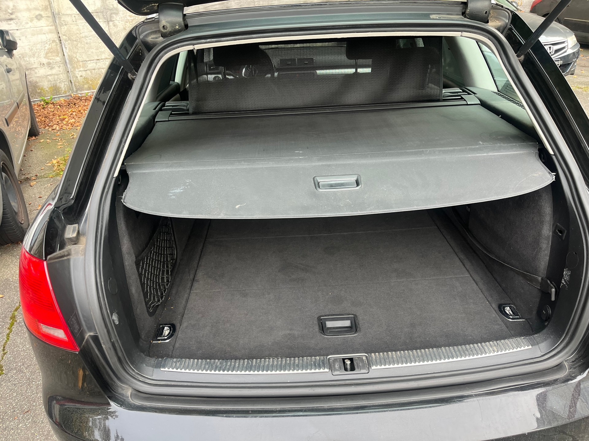 AUDI A4 Avant 2.0 TDI-image-12