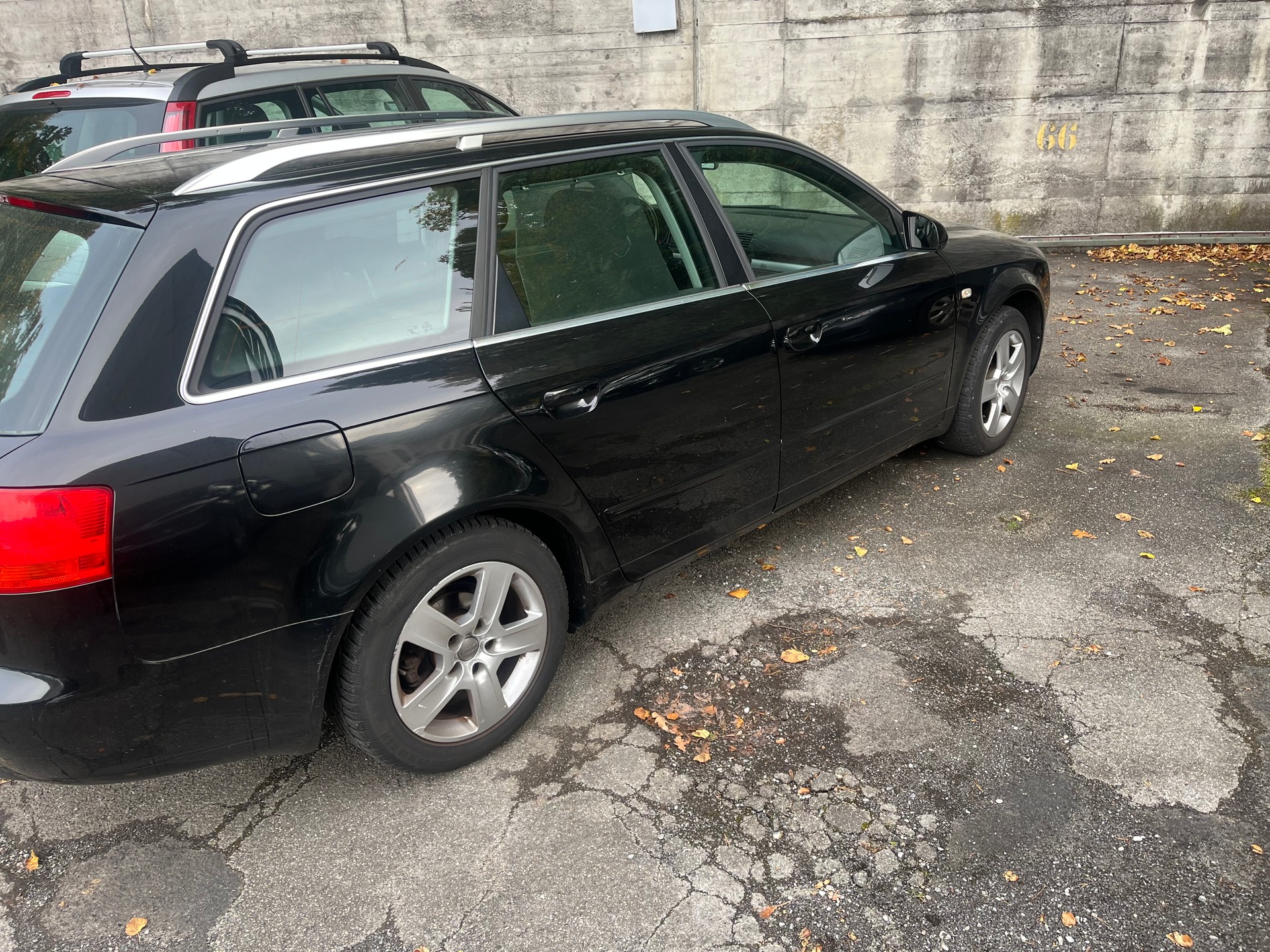 AUDI A4 Avant 2.0 TDI-image-5