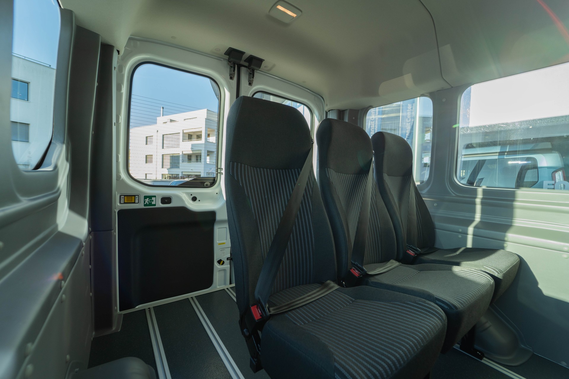 FORD E-Transit Van 390 L3H2 68kWh Trend-image-10