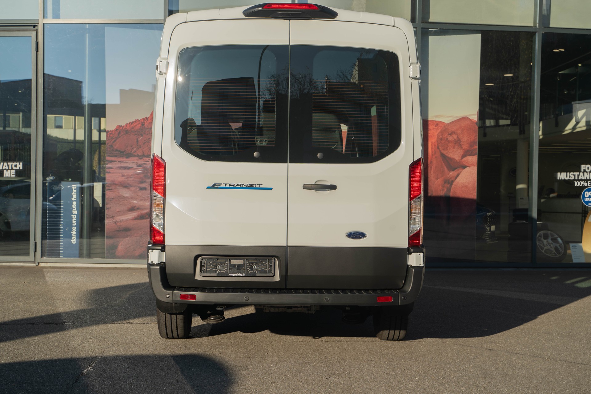 FORD E-Transit Van 390 L3H2 68kWh Trend-image-3