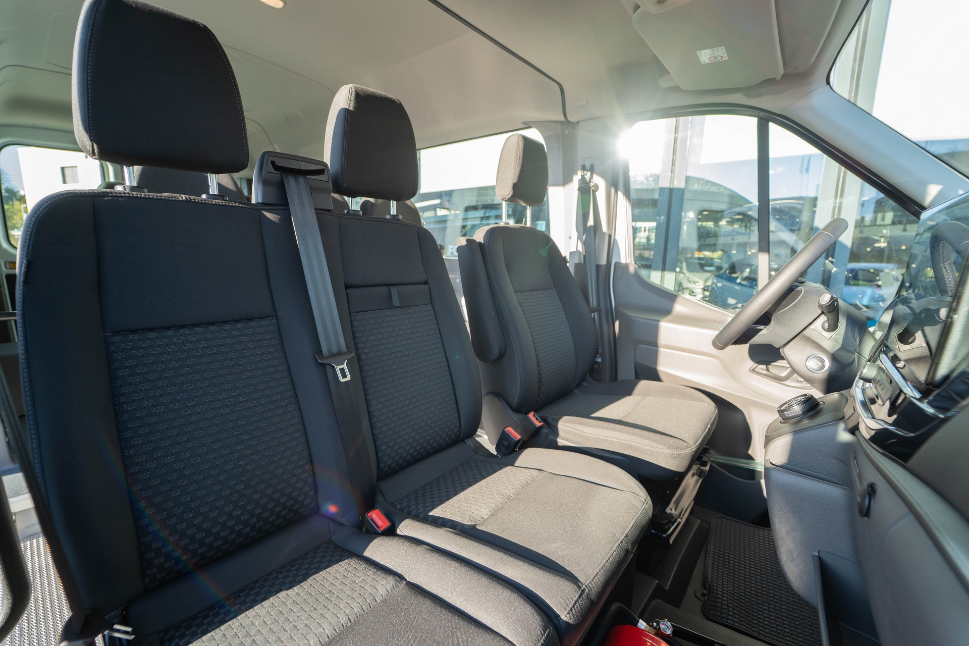 FORD E-Transit Van 390 L3H2 68kWh Trend-image-11