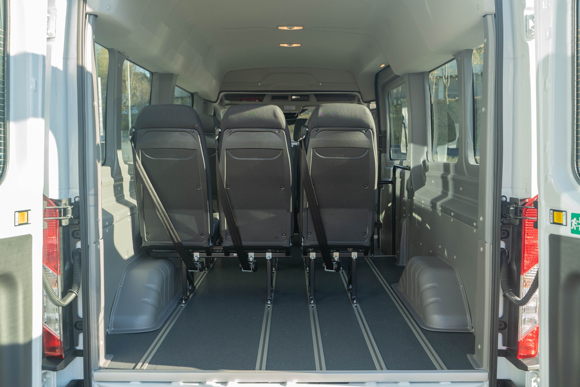 FORD E-Transit Van 390 L3H2 68kWh Trend-image-4
