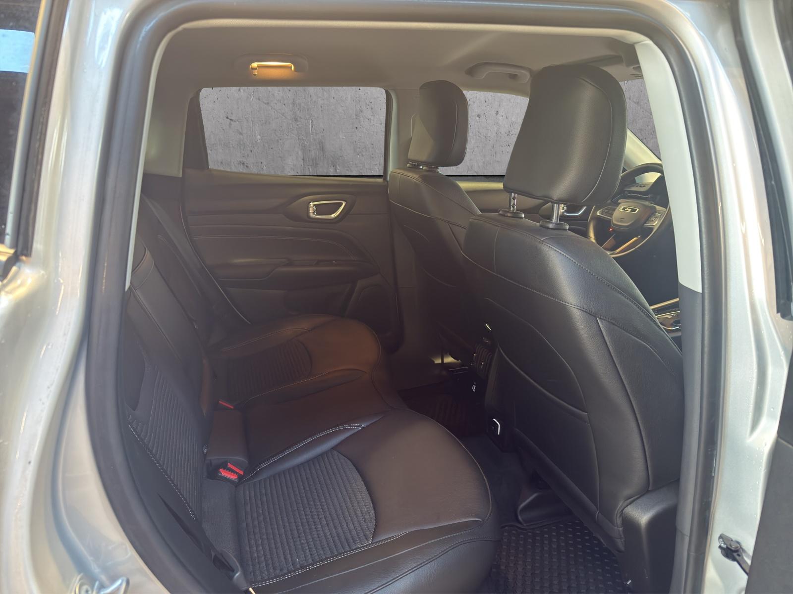 JEEP Compass 1.3 Night Eagle 4xe-image-17
