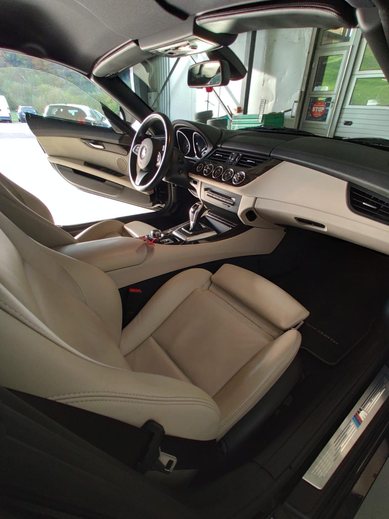 BMW Z4 35is sDrive DK Roadster-image-9