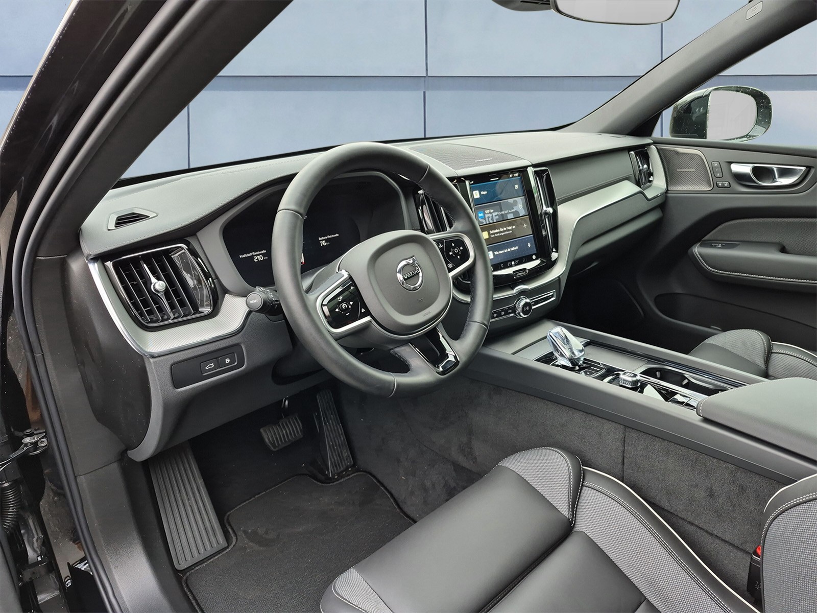 VOLVO XC60 2.0 T8 TE Black Edition eAWD-image-10