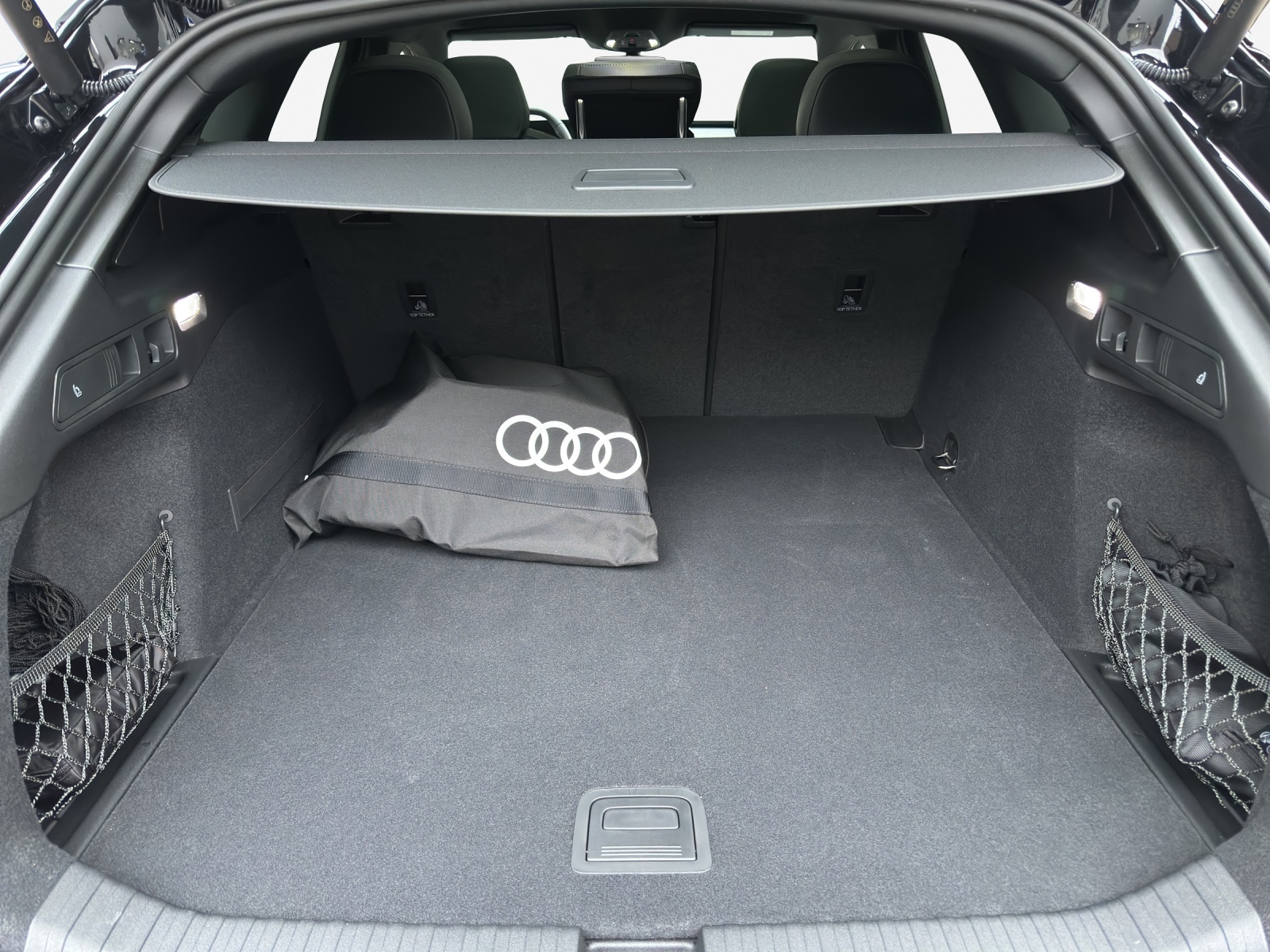 AUDI A6 Avant e-tron quattro-image-12