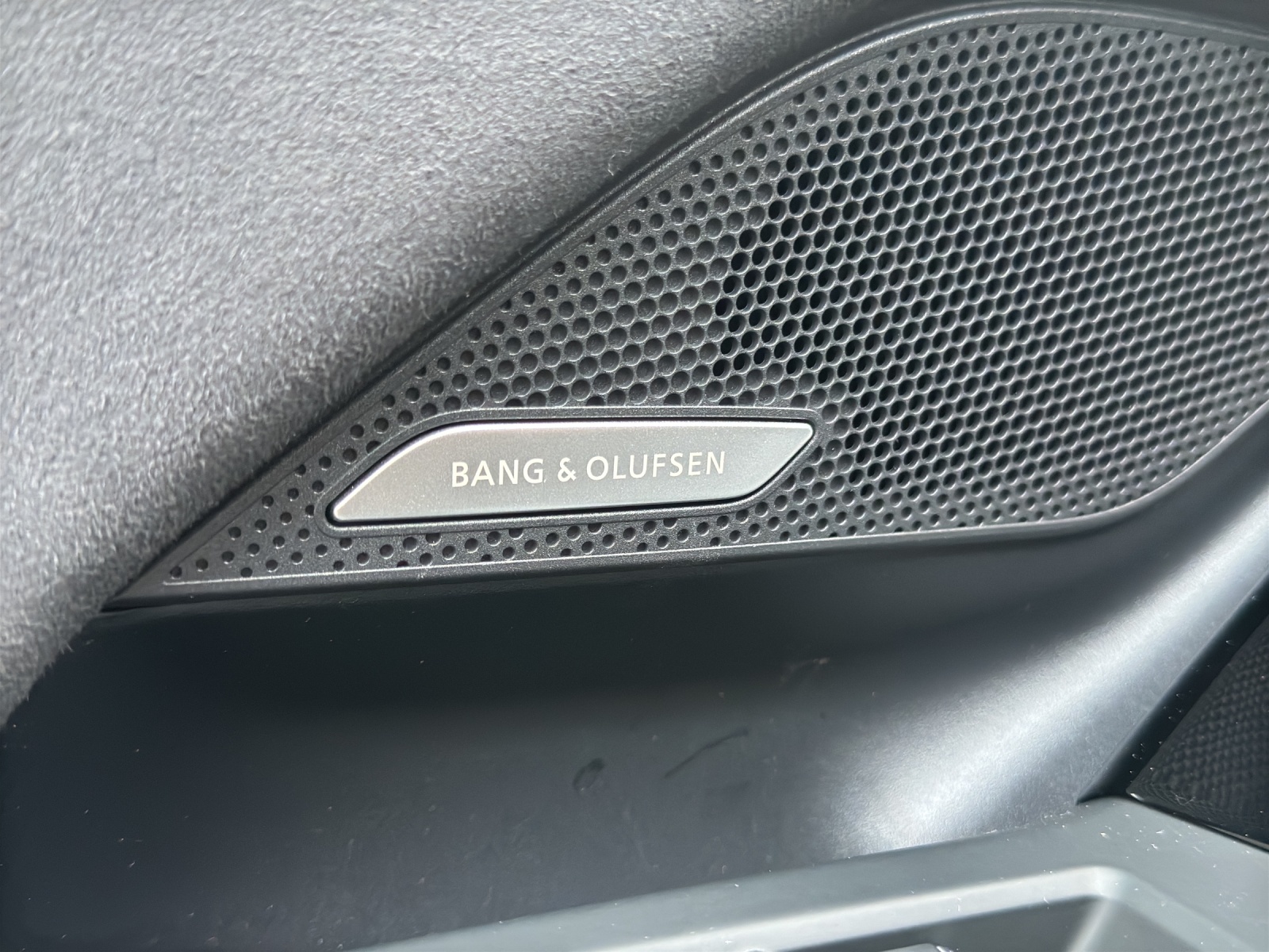 AUDI A6 Avant e-tron quattro-image-14