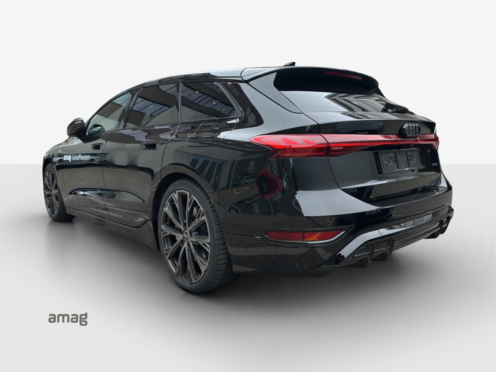 AUDI A6 Avant e-tron quattro-image-2
