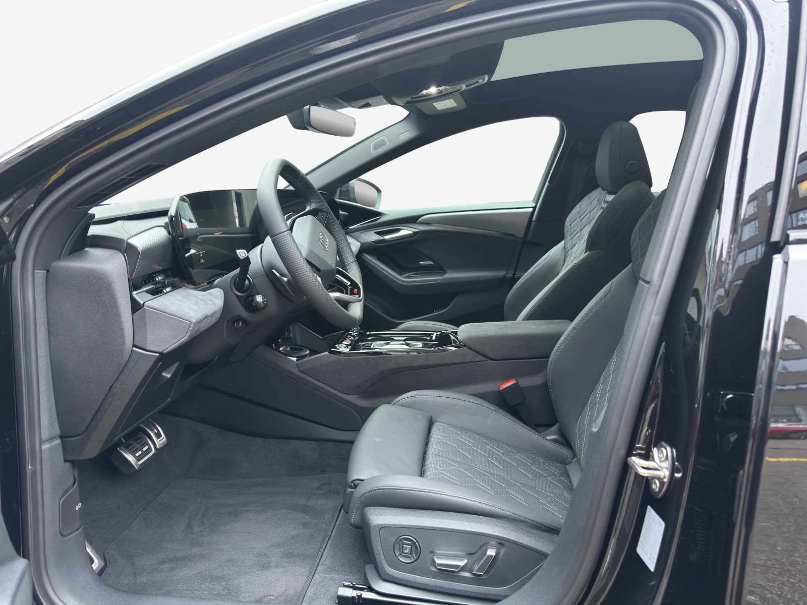 AUDI A6 Avant e-tron quattro-image-7