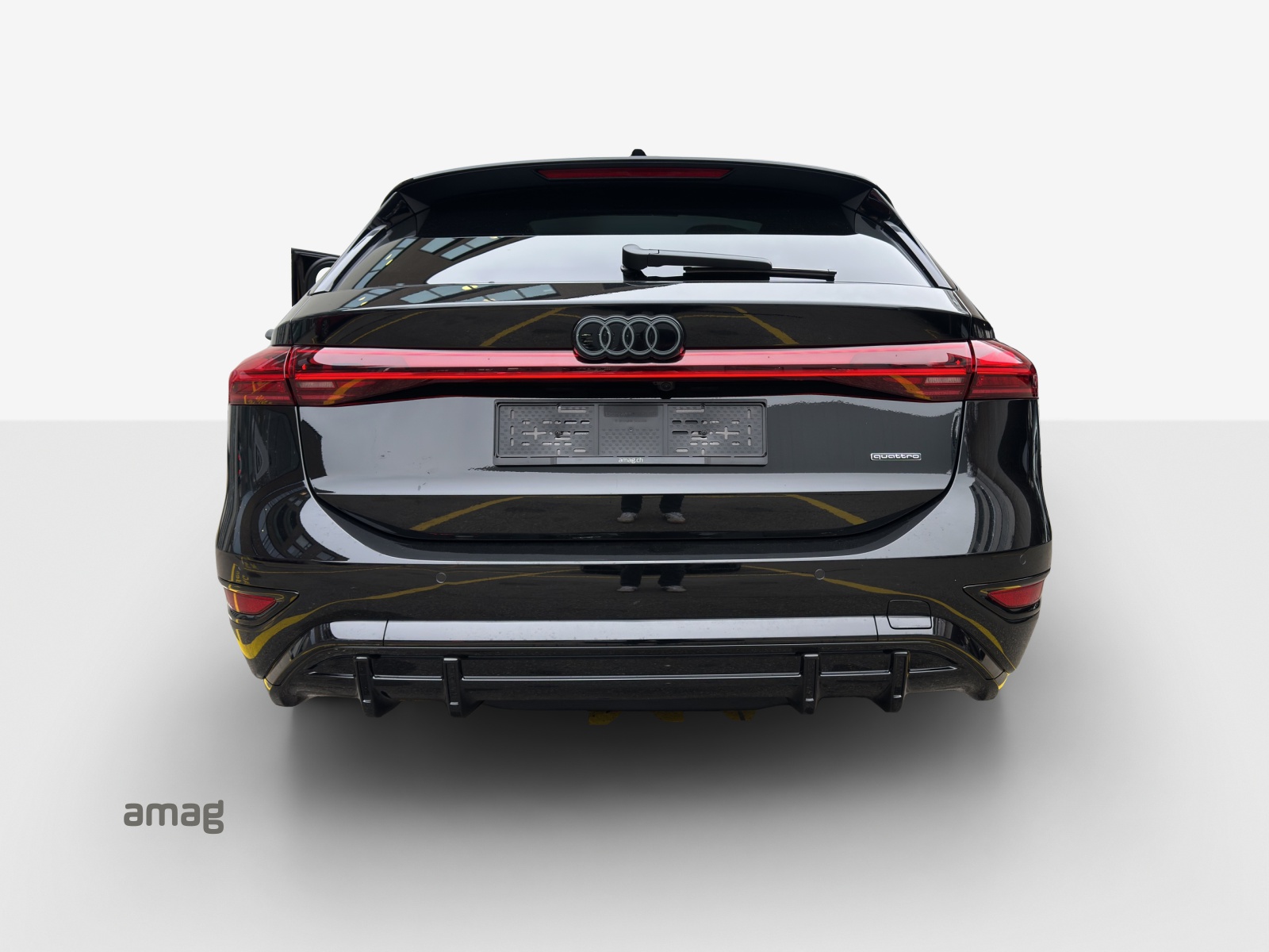 AUDI A6 Avant e-tron quattro-image-3