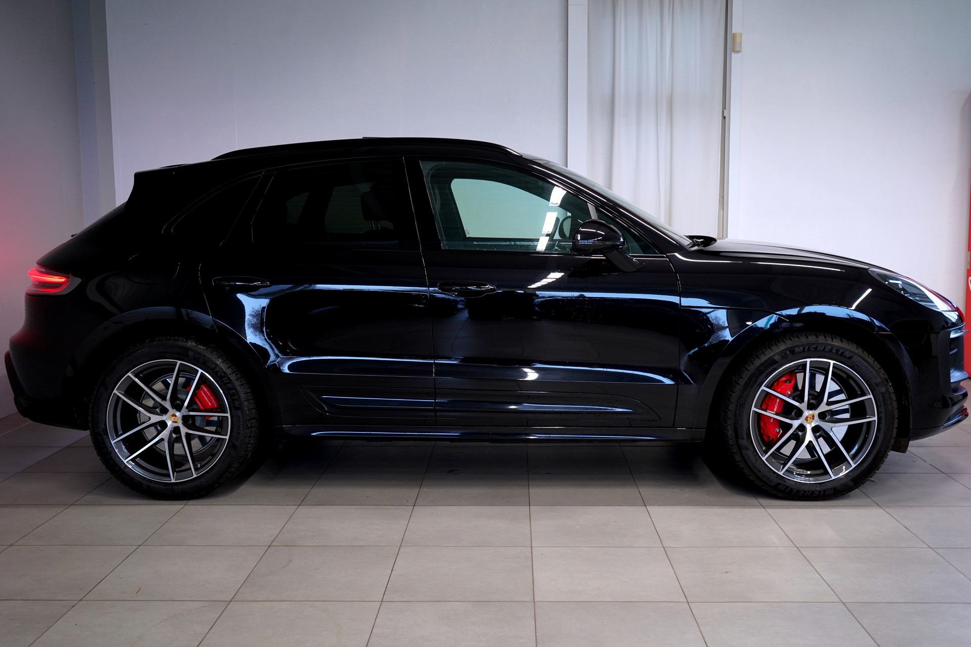 PORSCHE MACAN GTS-image-5