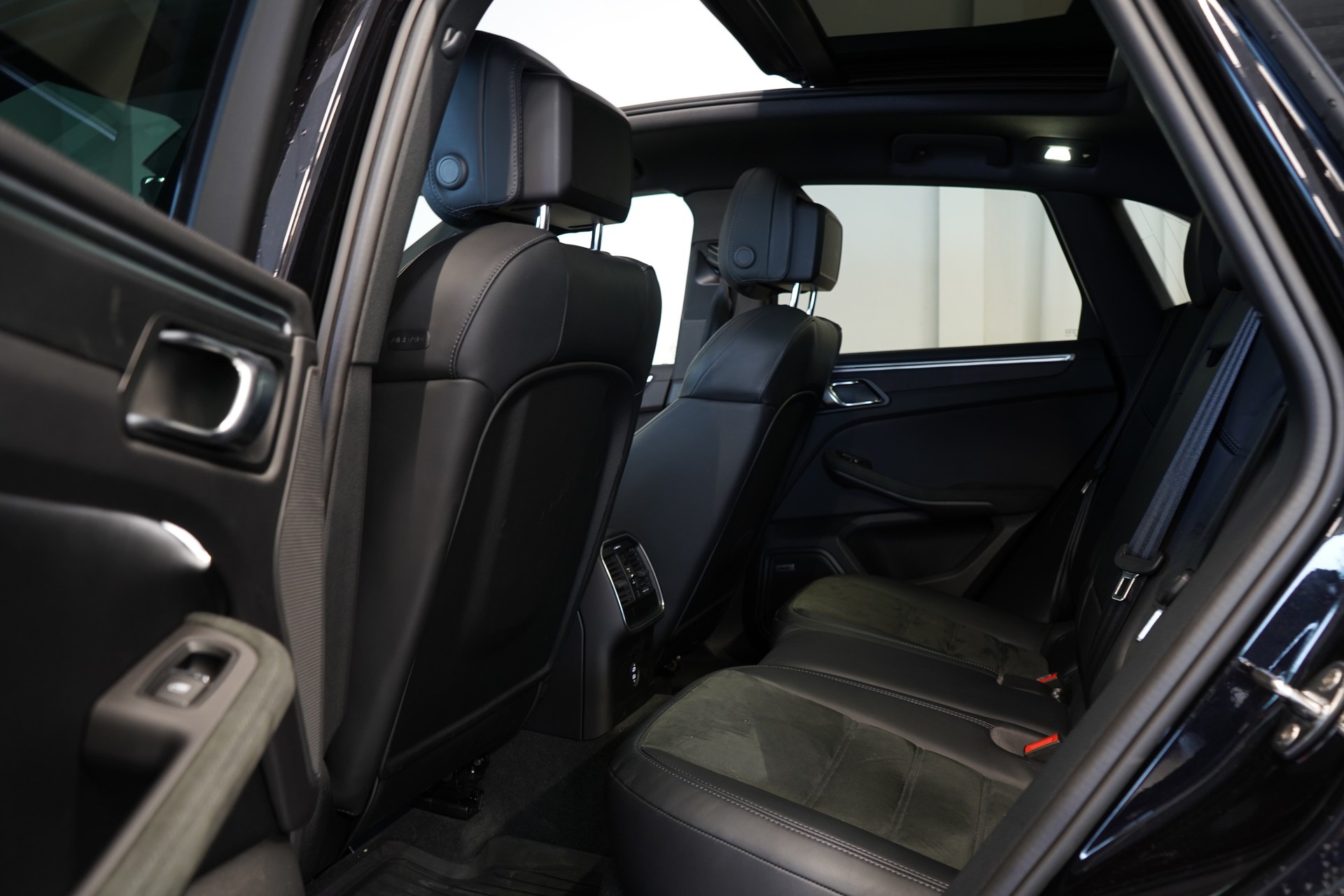 PORSCHE MACAN GTS-image-22