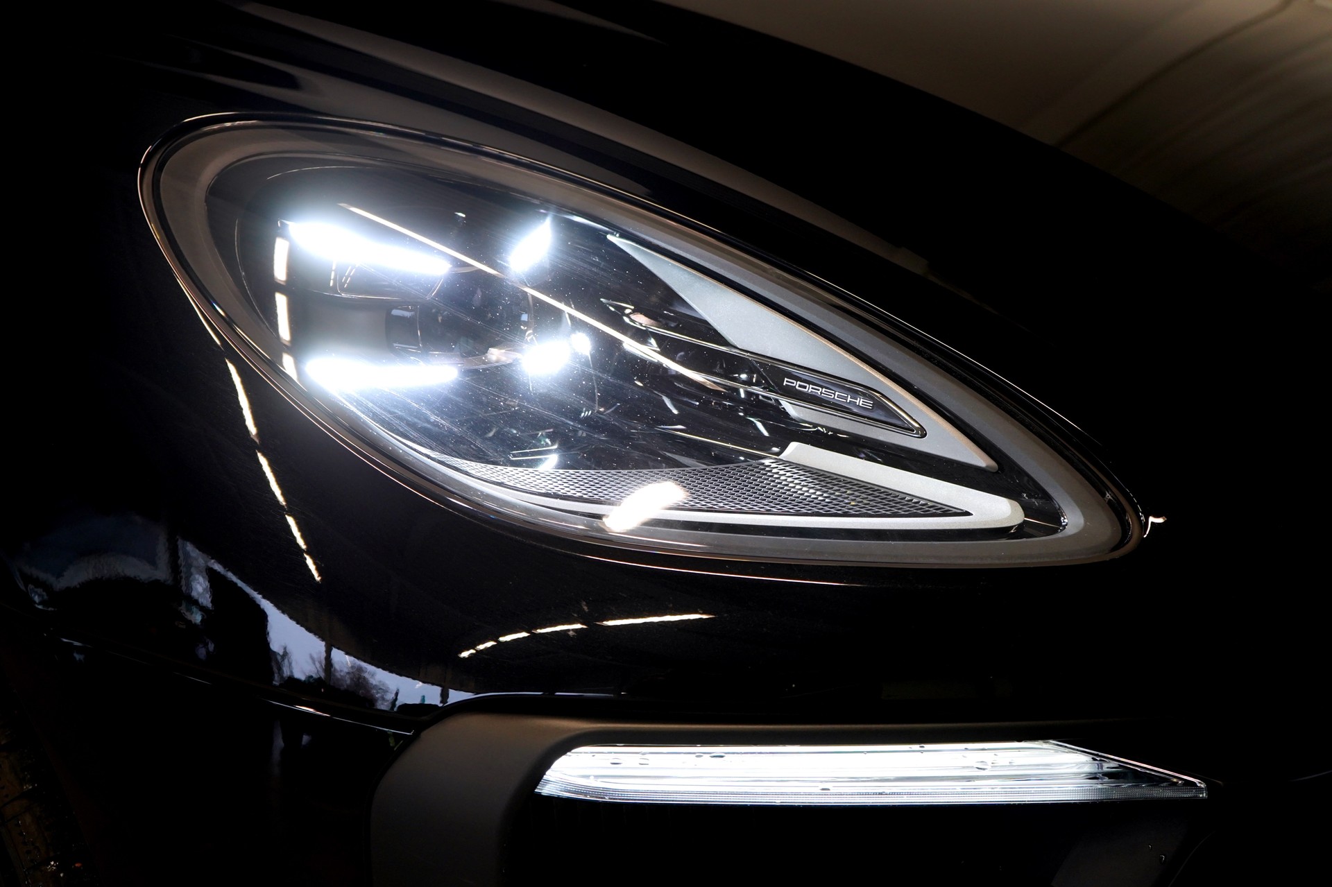 PORSCHE MACAN GTS-image-4