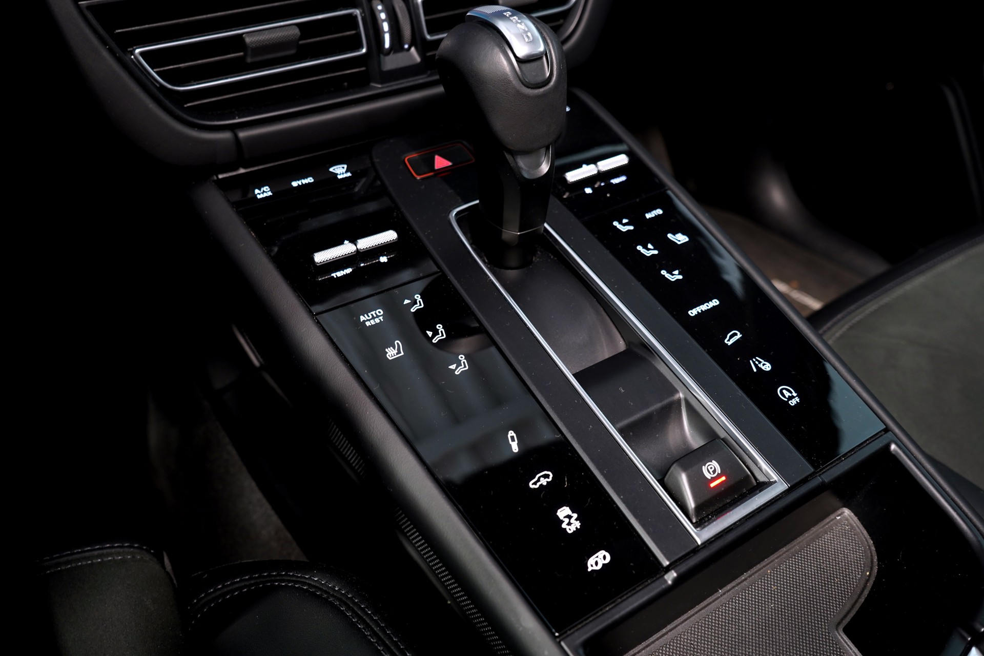 PORSCHE MACAN GTS-image-21