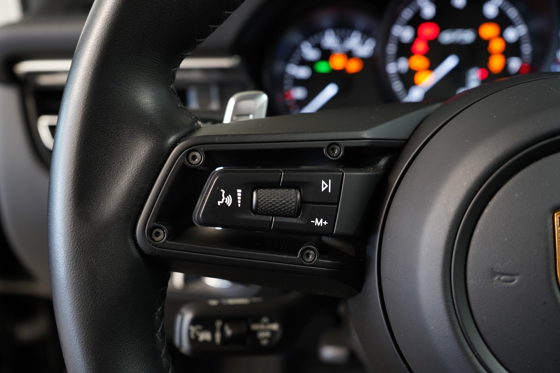 PORSCHE MACAN GTS-image-15