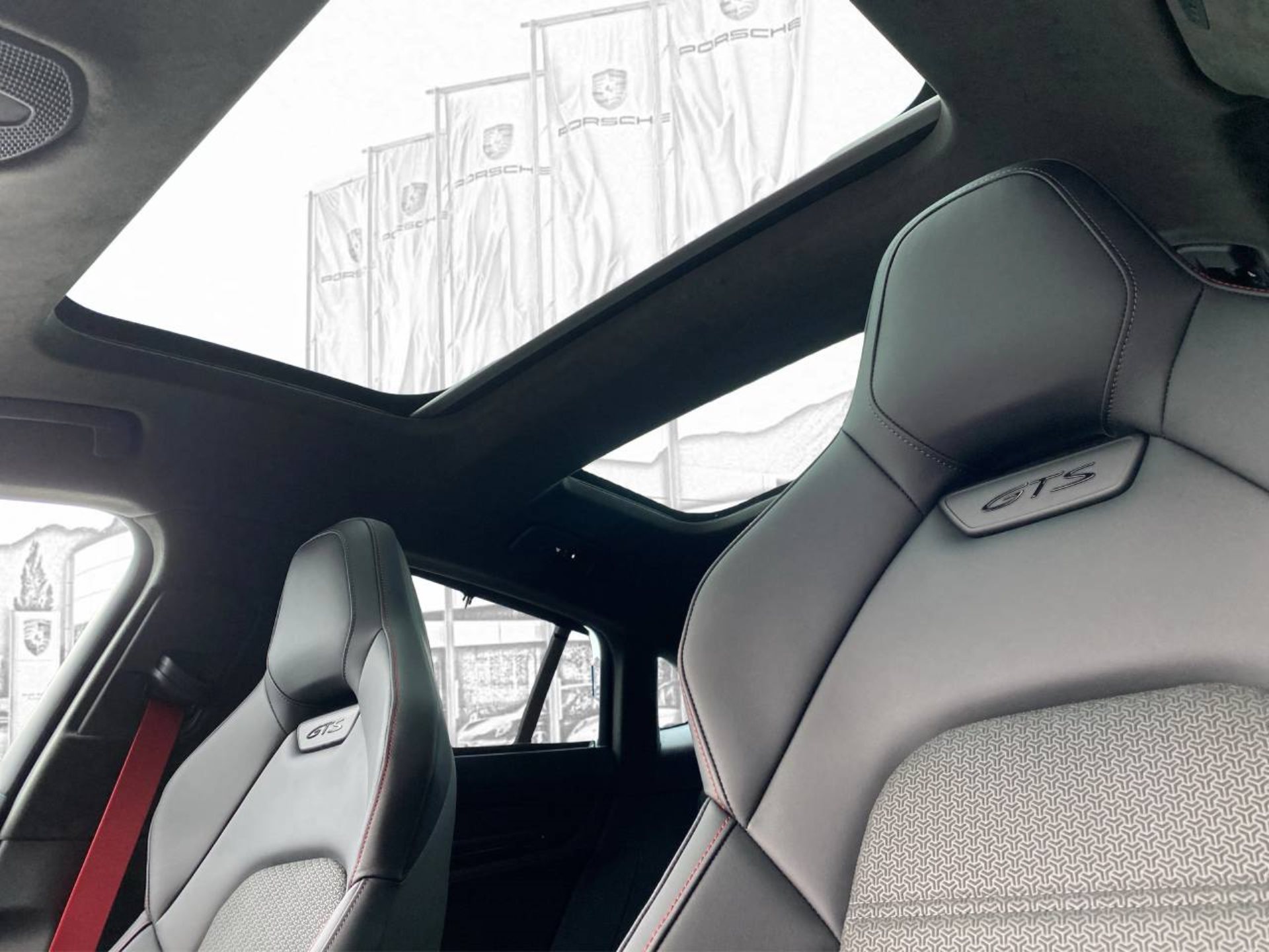PORSCHE Panamera GTS-image-24