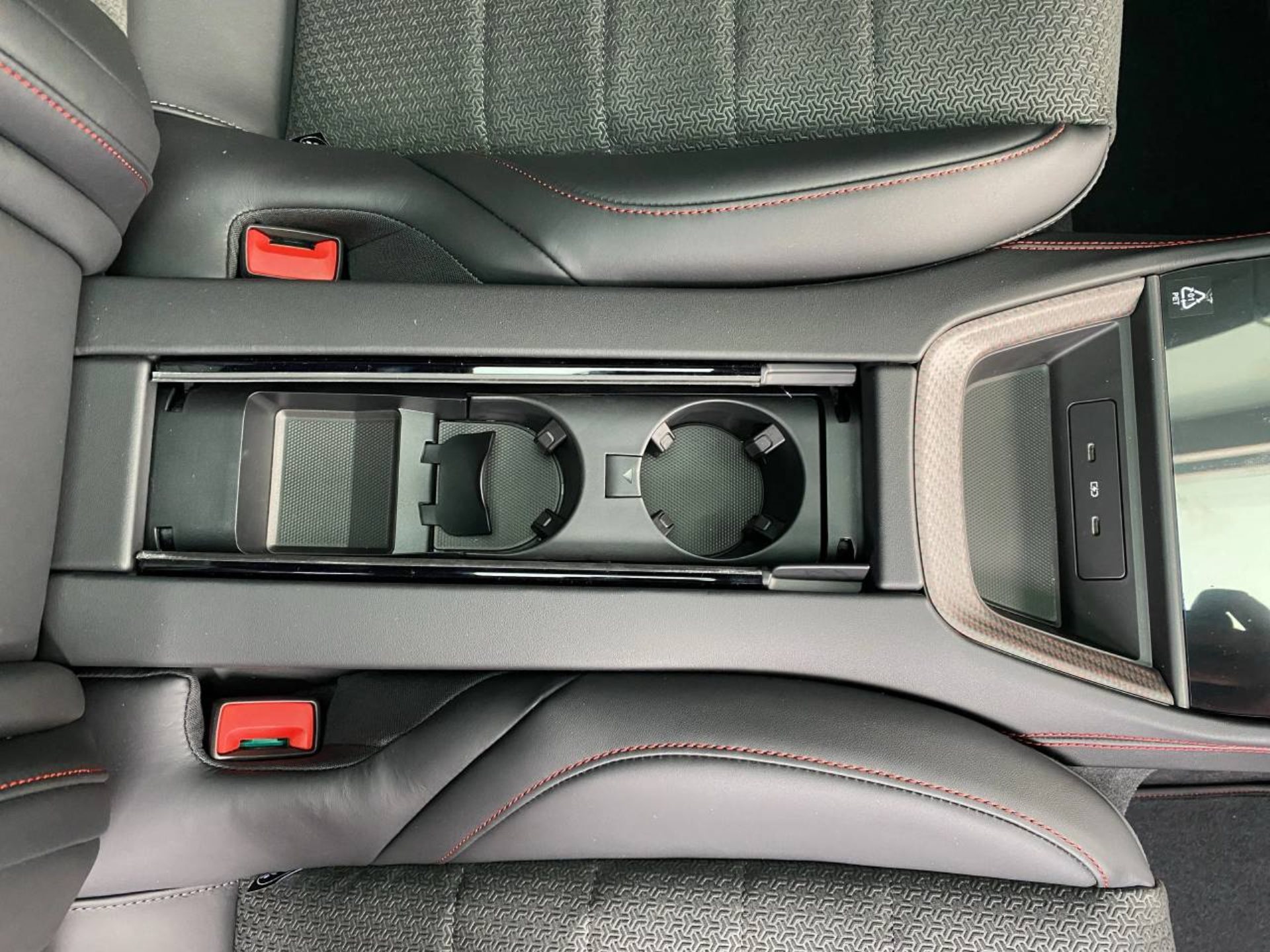 PORSCHE Panamera GTS-image-20