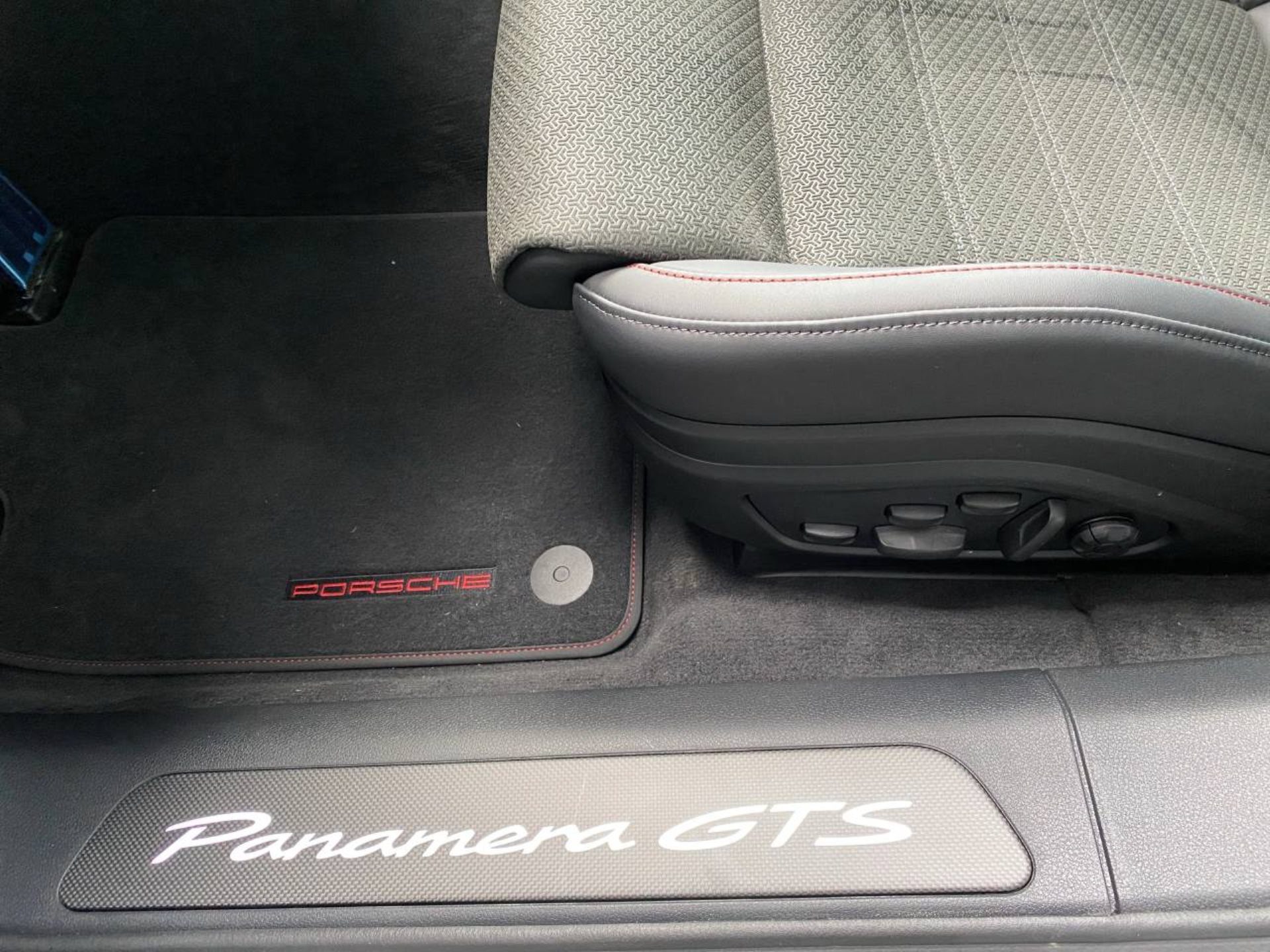 PORSCHE Panamera GTS-image-19