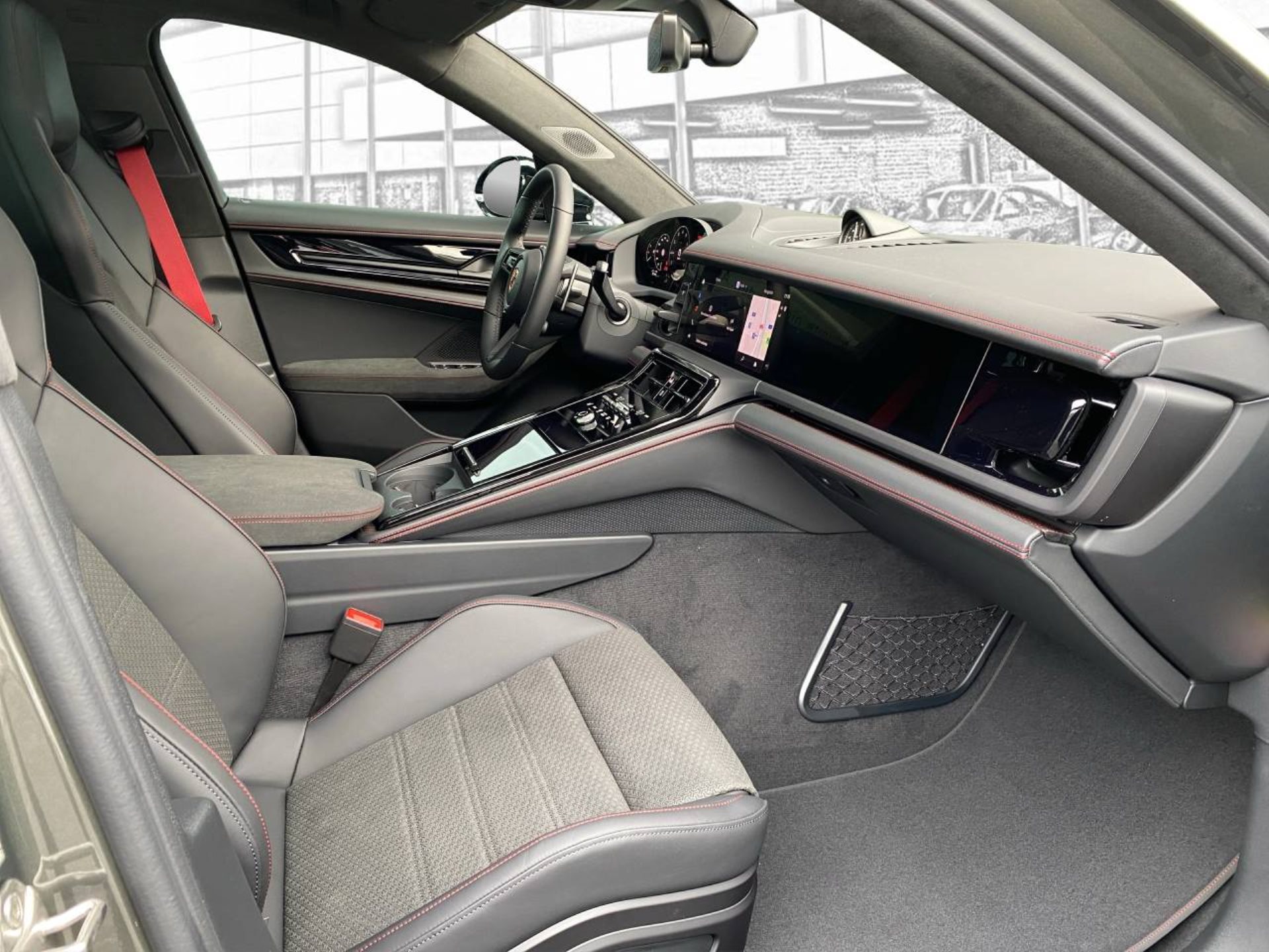PORSCHE Panamera GTS-image-13